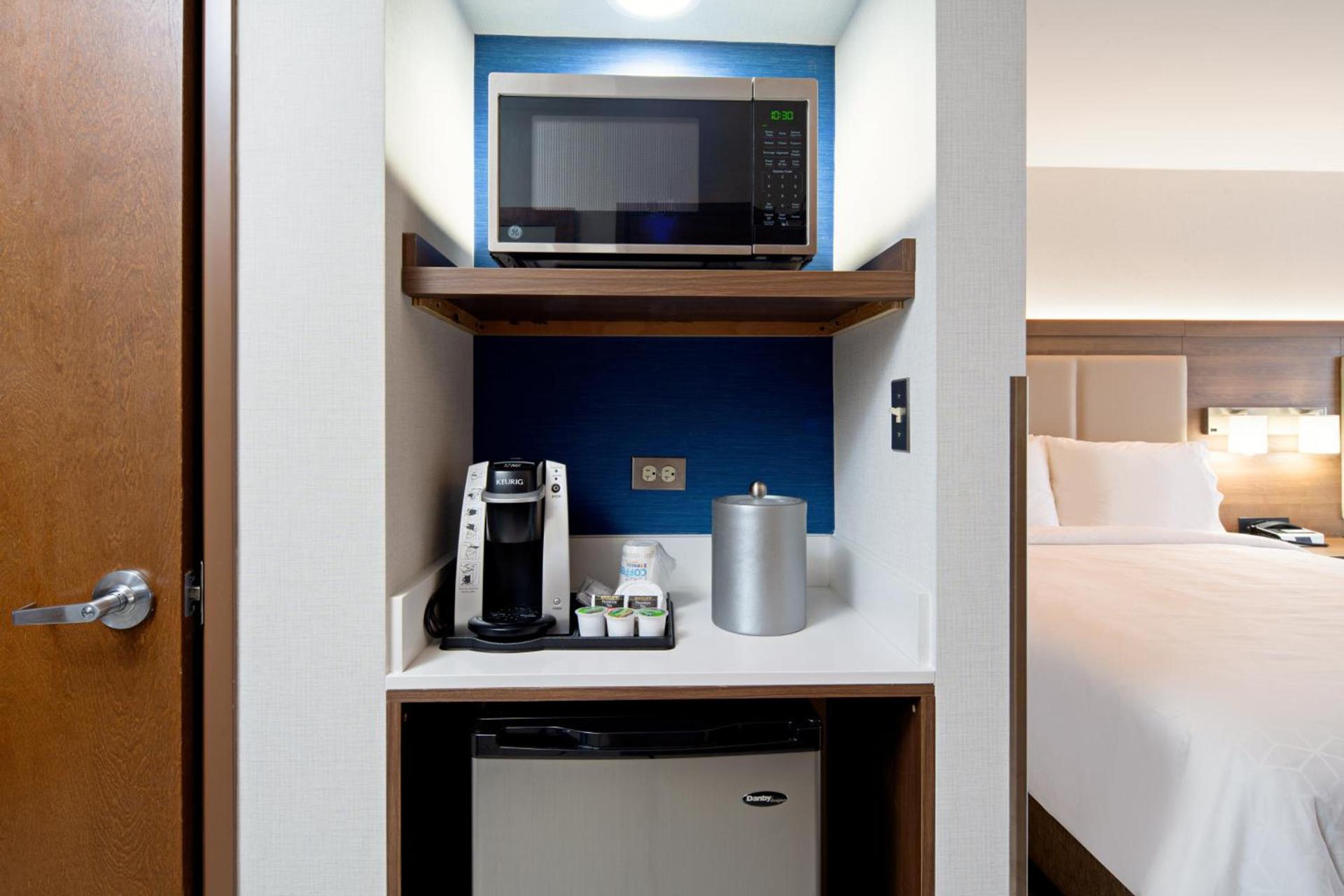 Holiday Inn Express Hotel & Suites Atascadero by IHG photo 51