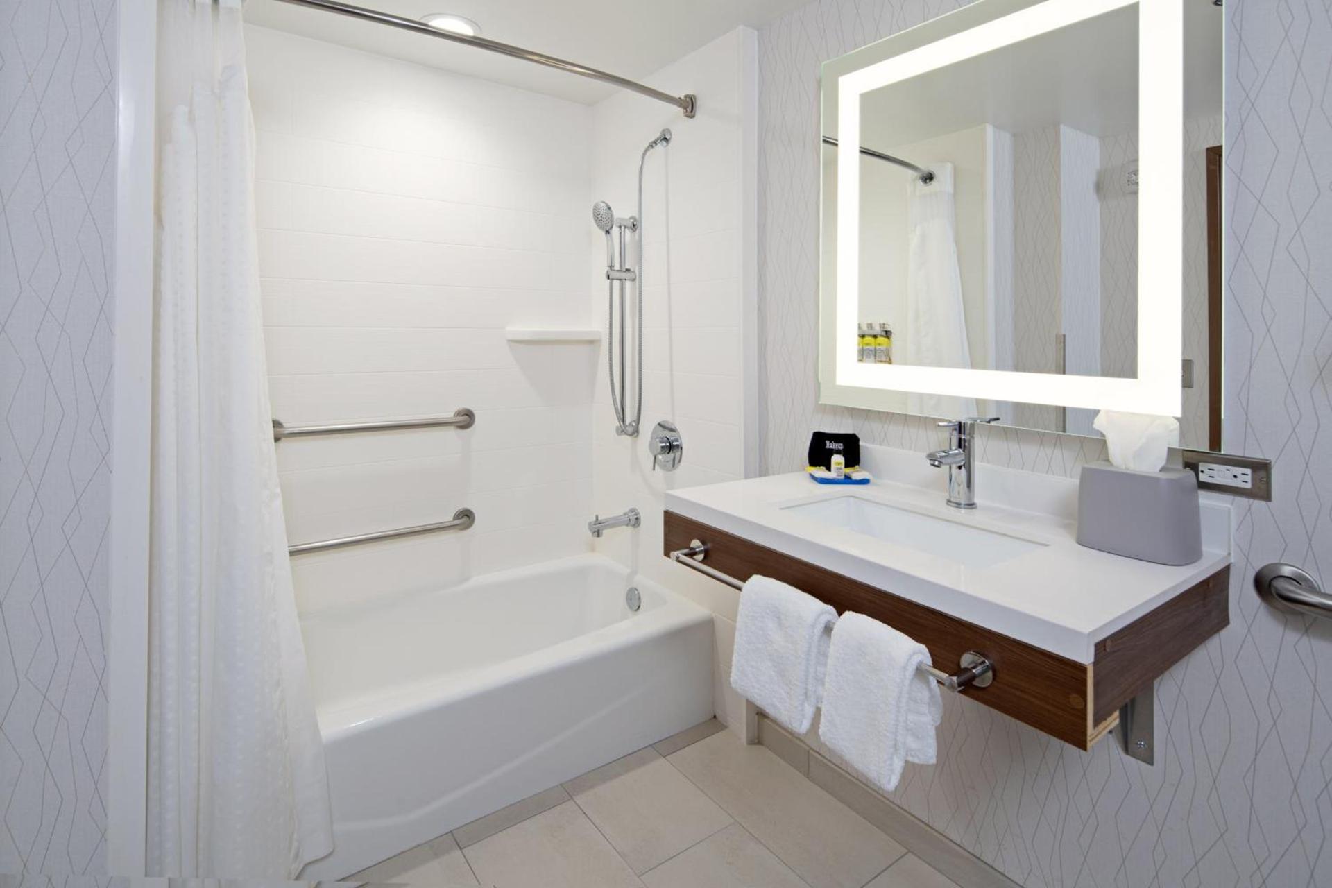 Holiday Inn Express Hotel & Suites Atascadero by IHG photo 74