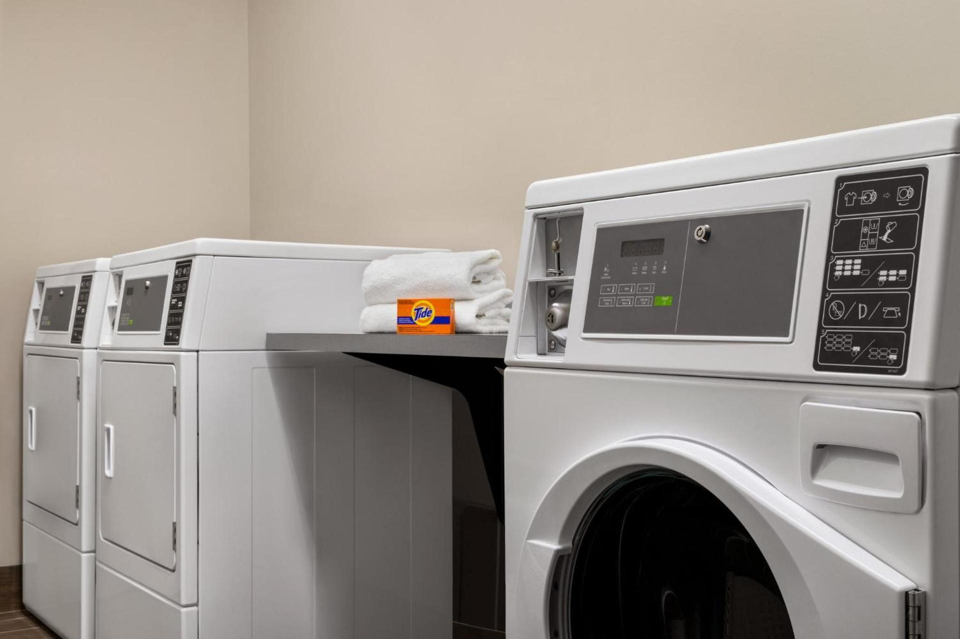 Holiday Inn Express & Suites Evansville Downtown by IHG photo 15