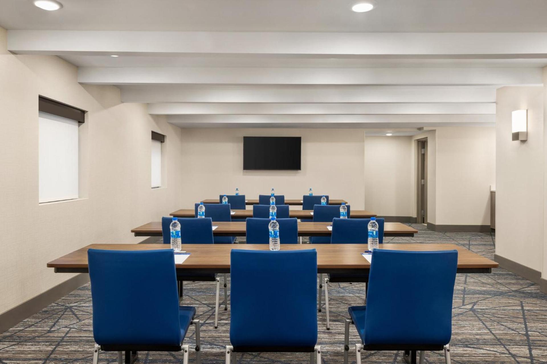 Holiday Inn Express & Suites Evansville Downtown by IHG photo 36