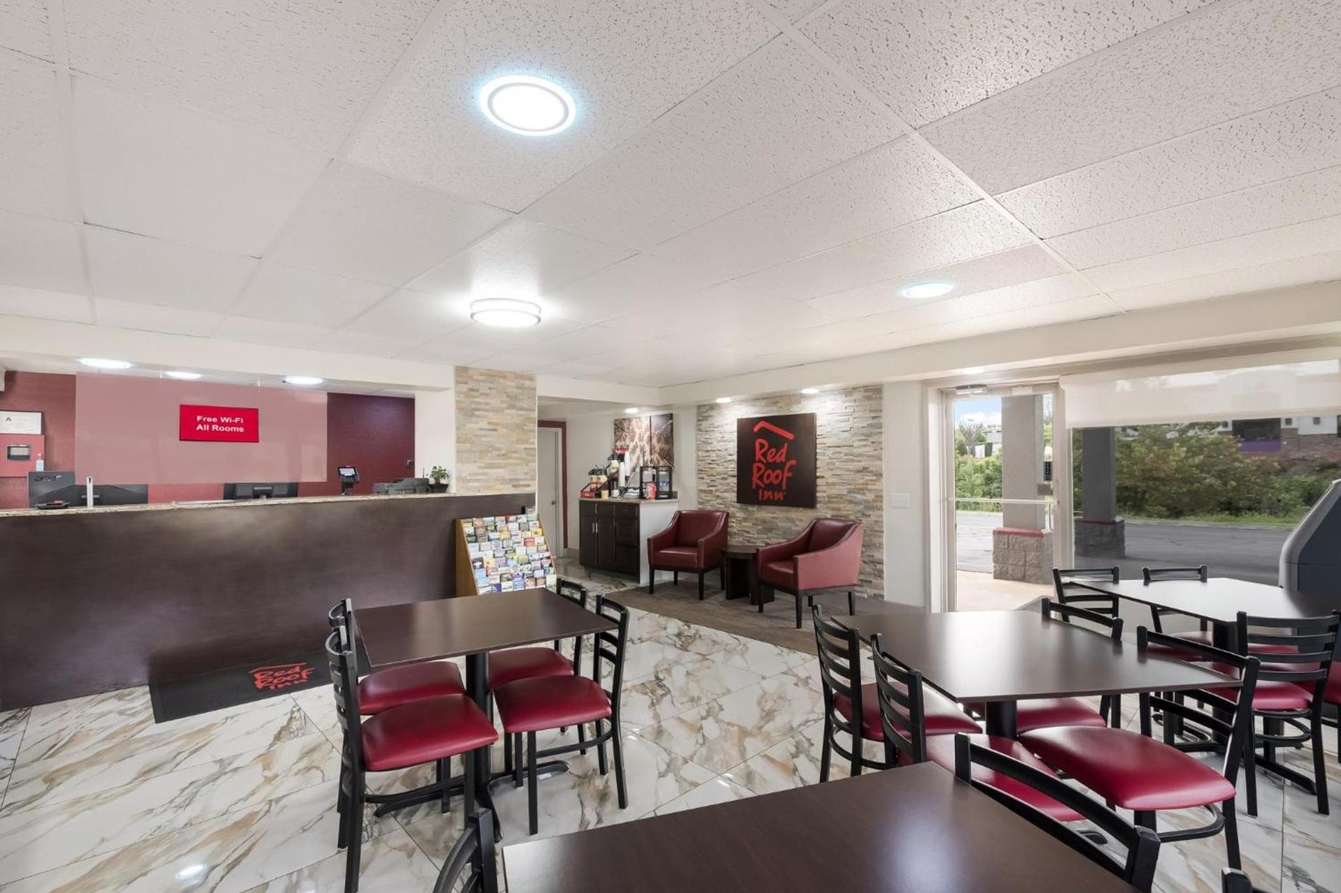 Red Roof Inn Lenoir photo 10
