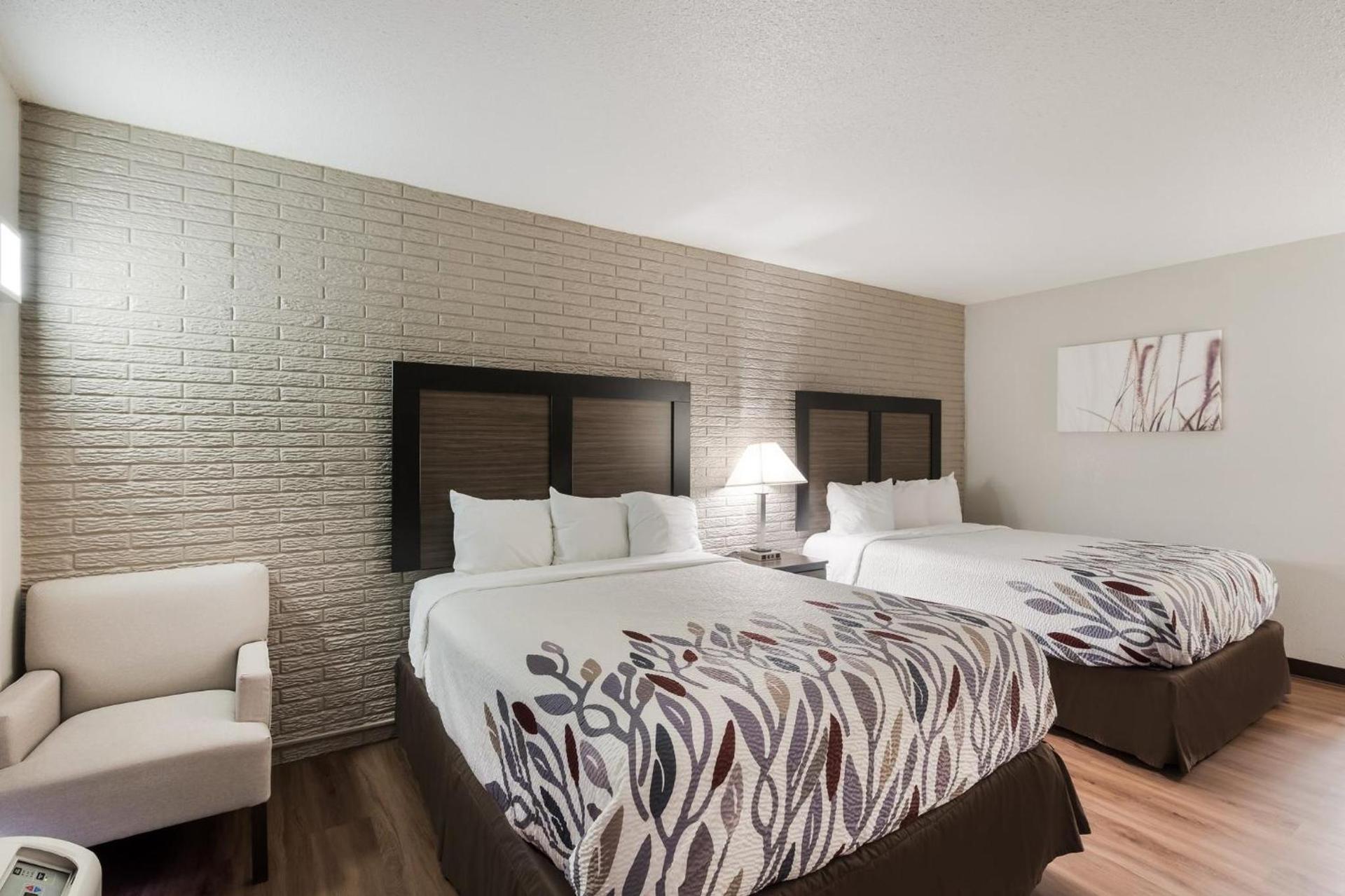 Red Roof Inn Lenoir photo 17