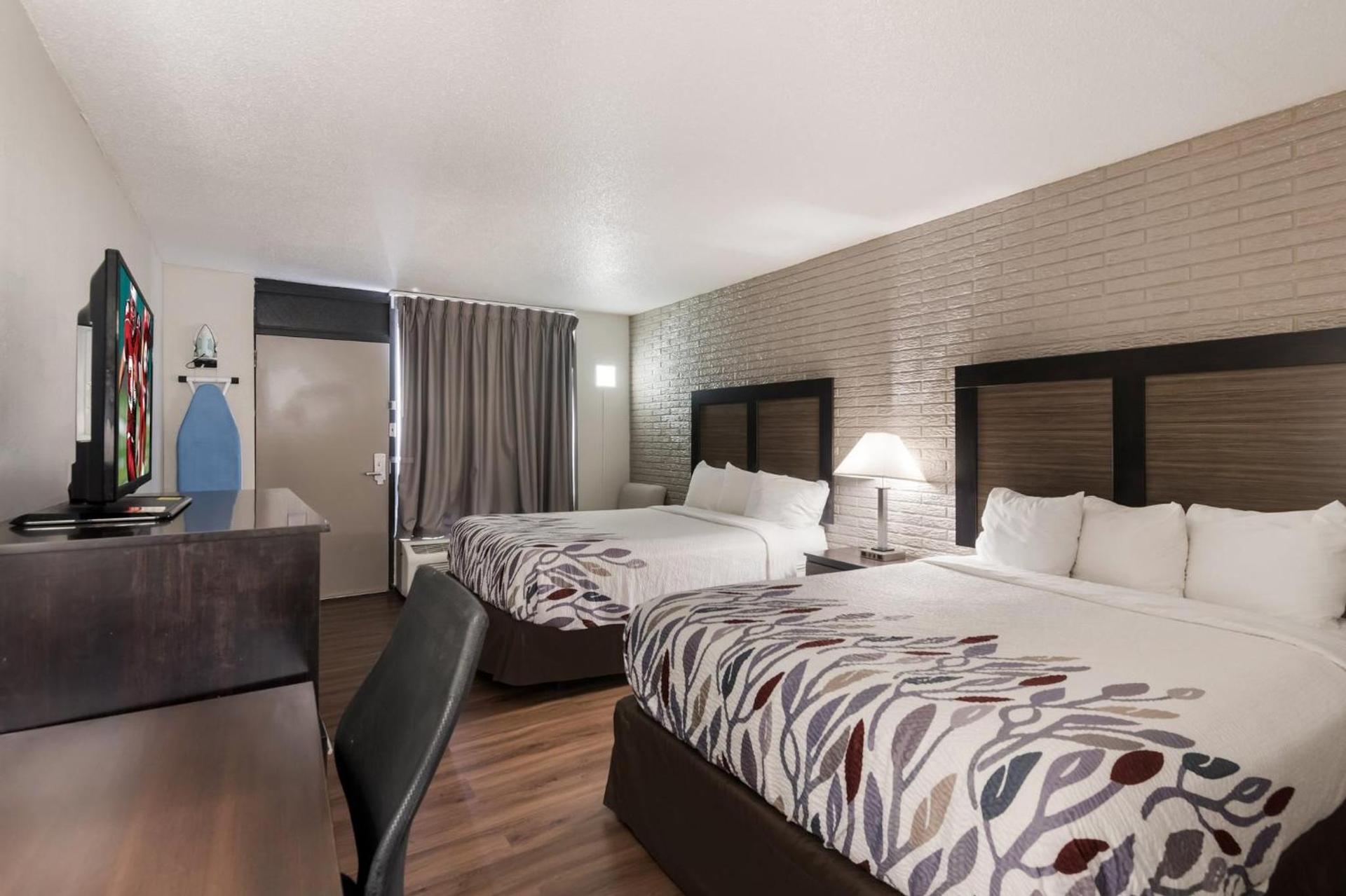 Red Roof Inn Lenoir photo 18