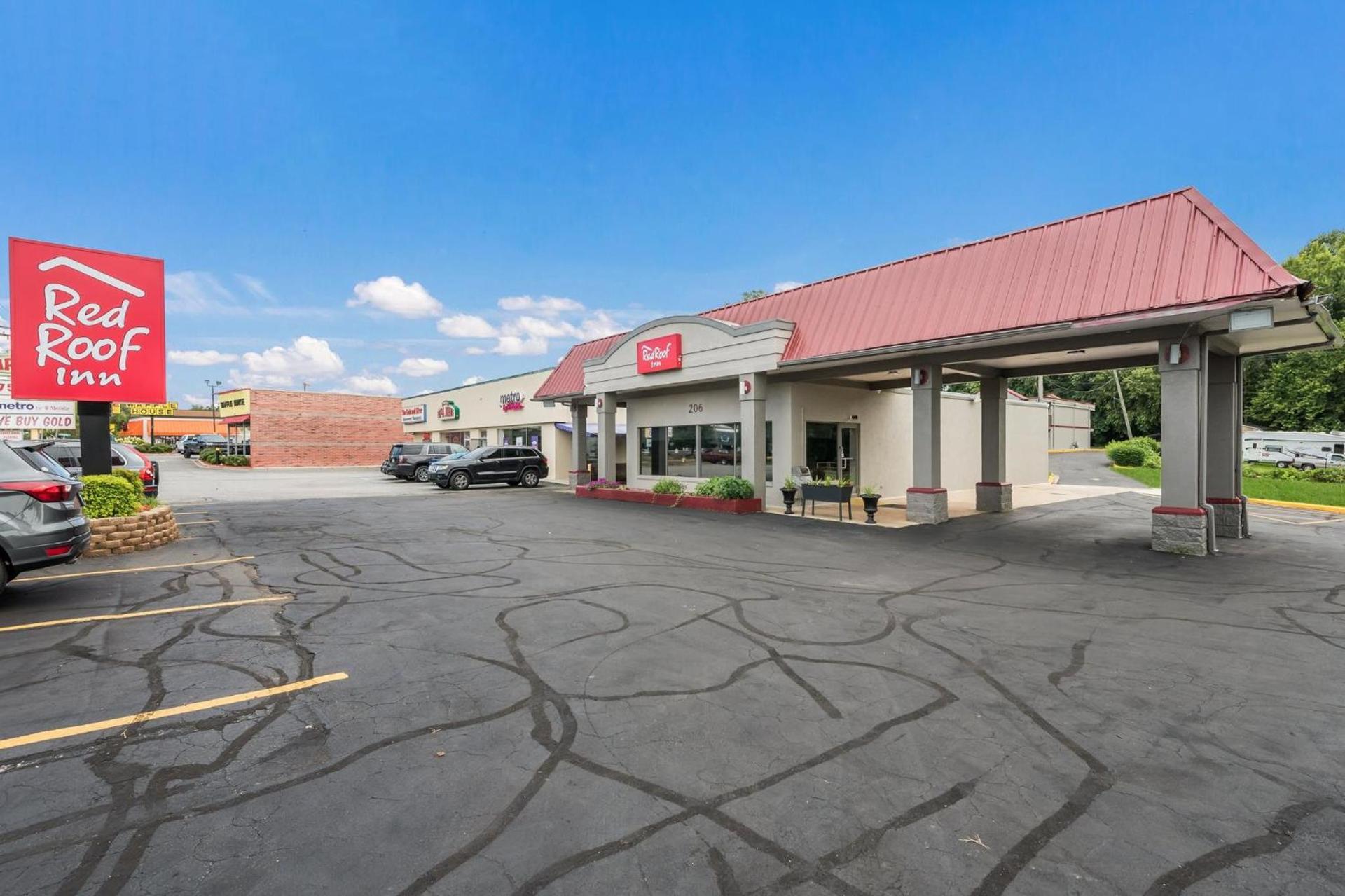 Red Roof Inn Lenoir photo 3