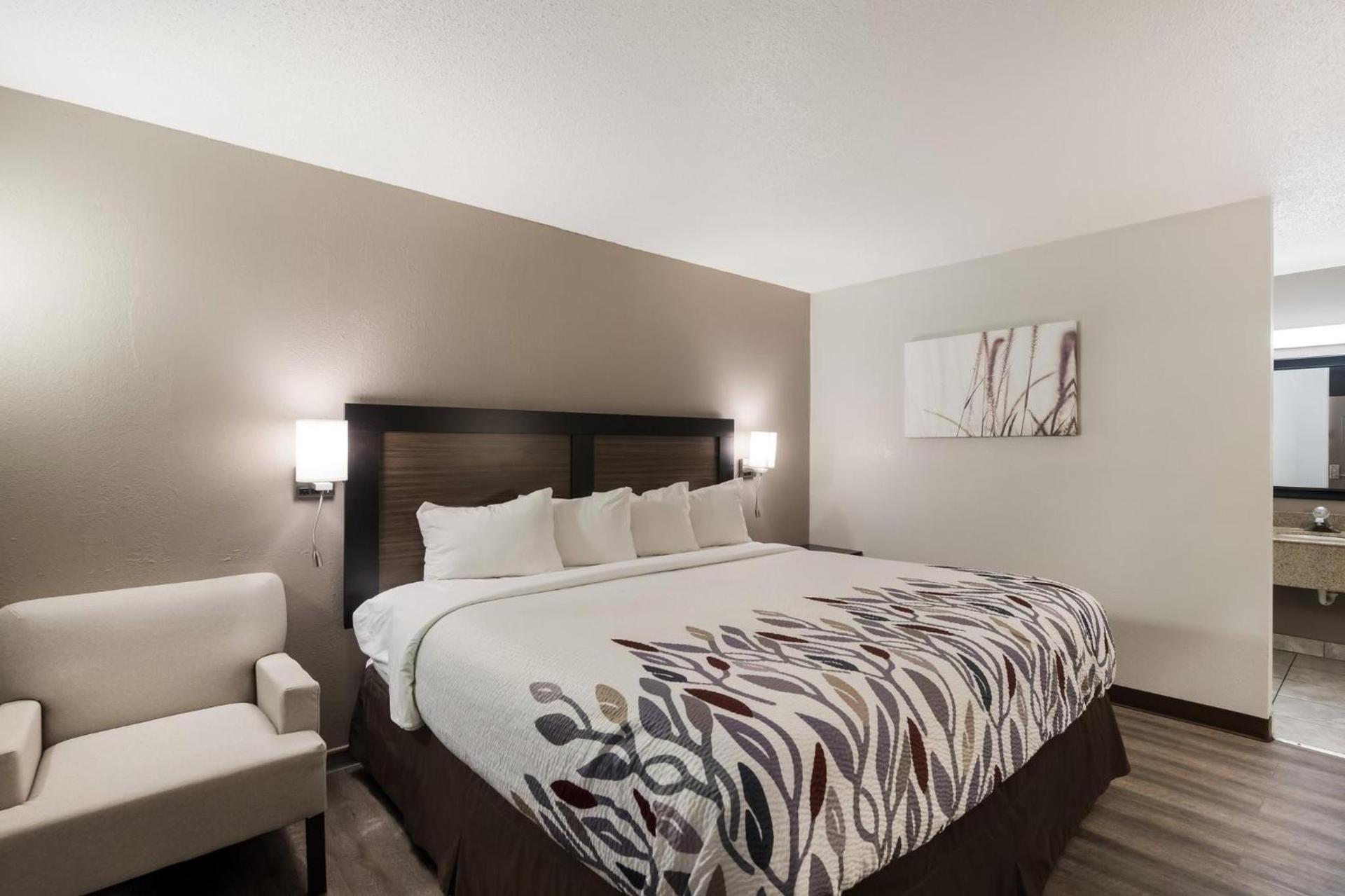 Red Roof Inn Lenoir photo 14
