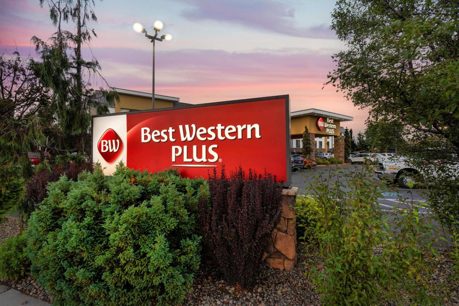 Best Western Plus Olympic Inn photo 2