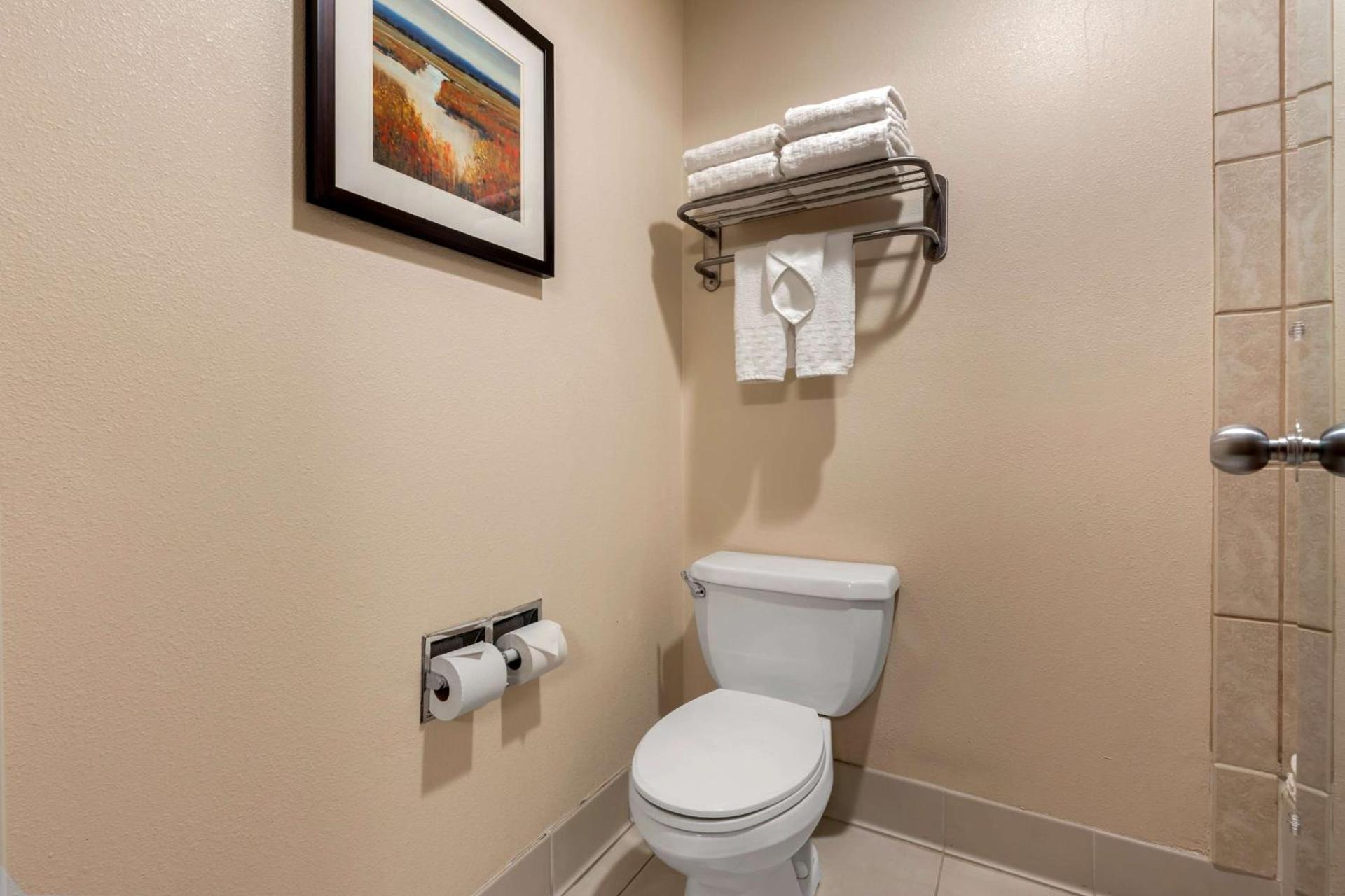 Best Western Plus Olympic Inn photo 21