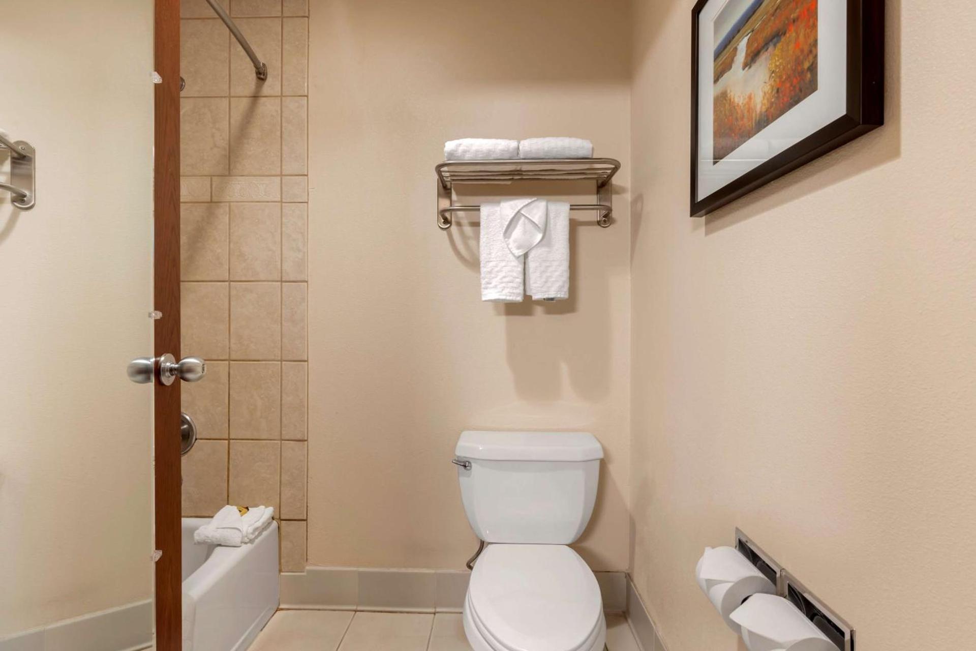 Best Western Plus Olympic Inn photo 20