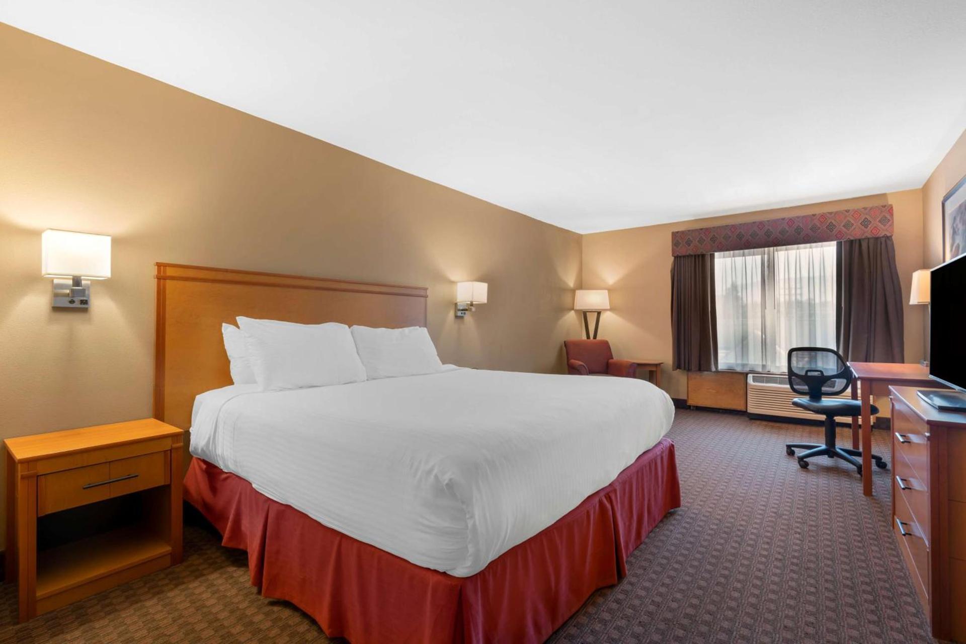 Best Western Plus Olympic Inn photo 10