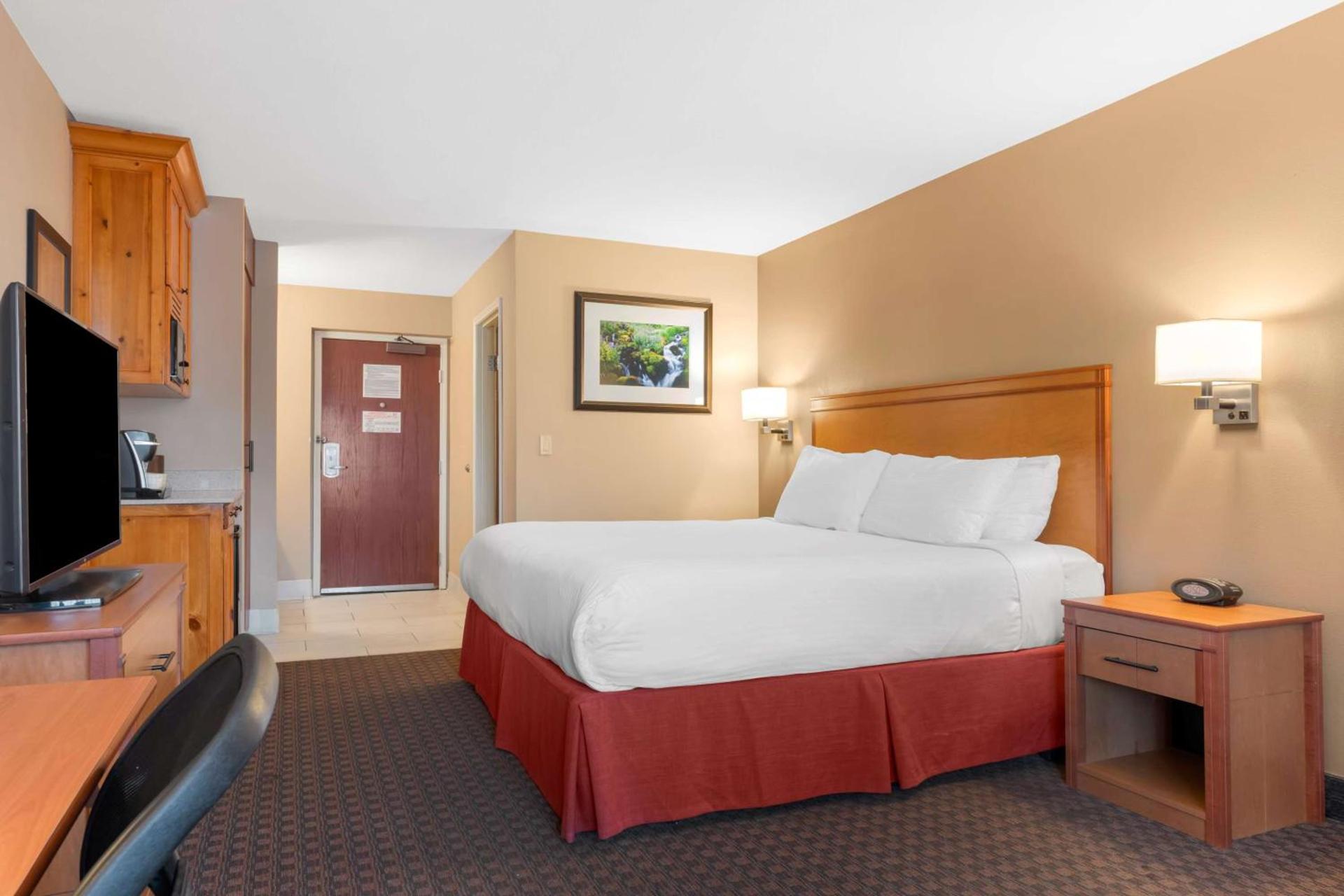 Best Western Plus Olympic Inn photo 12
