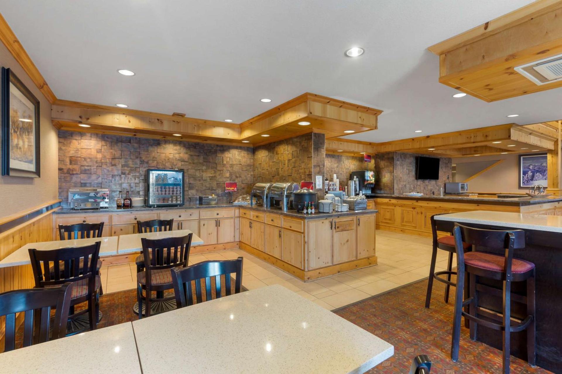 Best Western Plus Olympic Inn photo 35