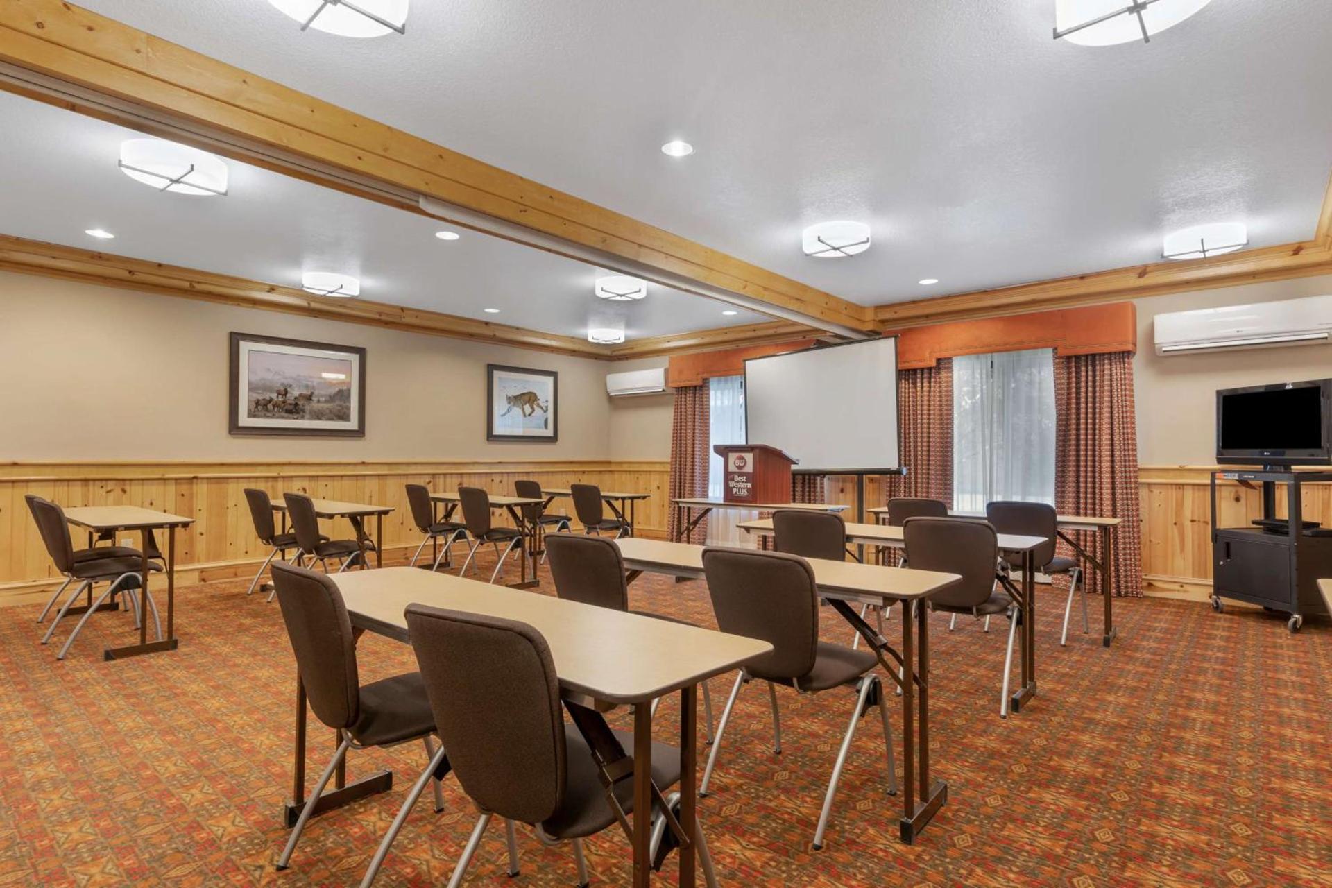 Best Western Plus Olympic Inn photo 28