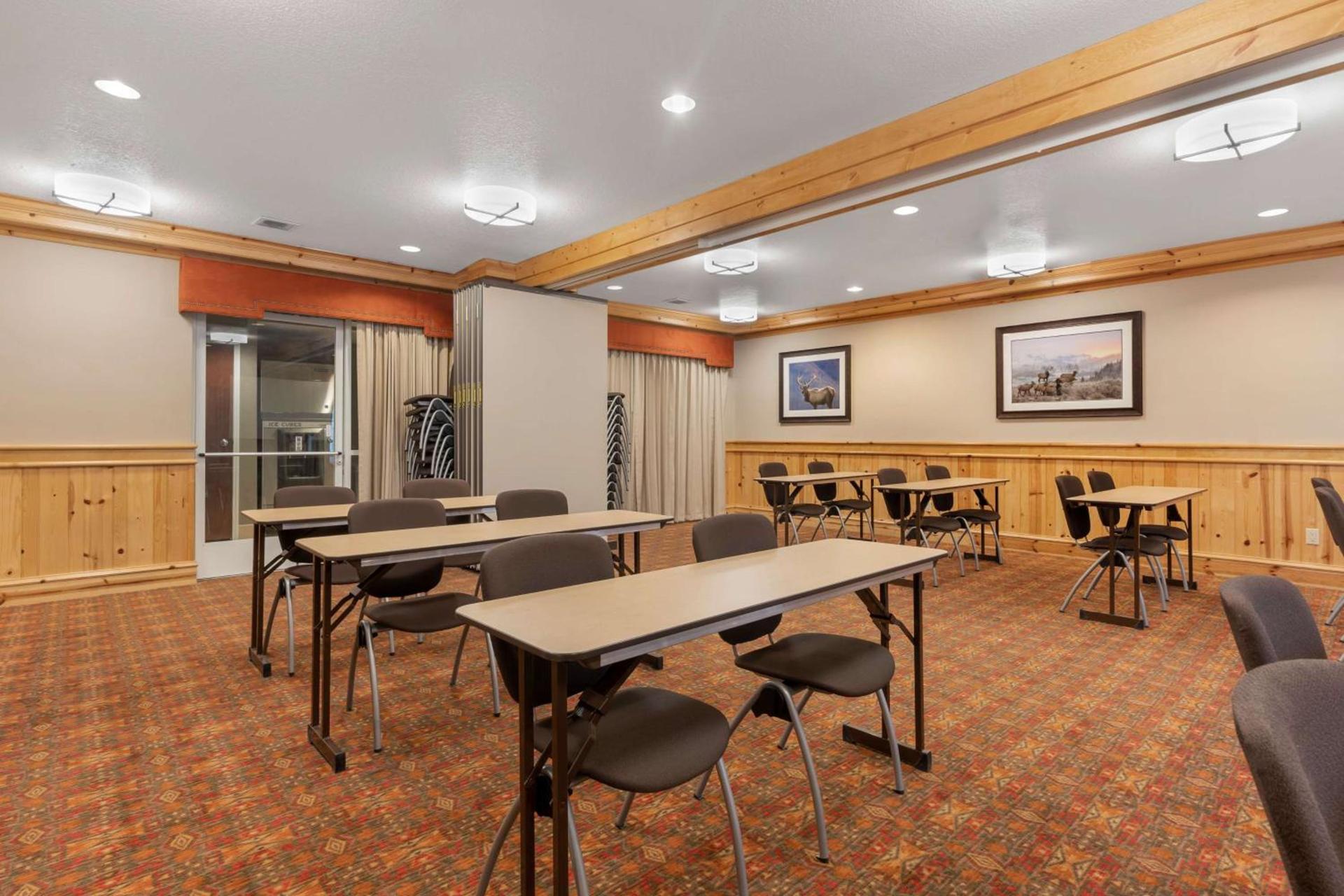 Best Western Plus Olympic Inn photo 29