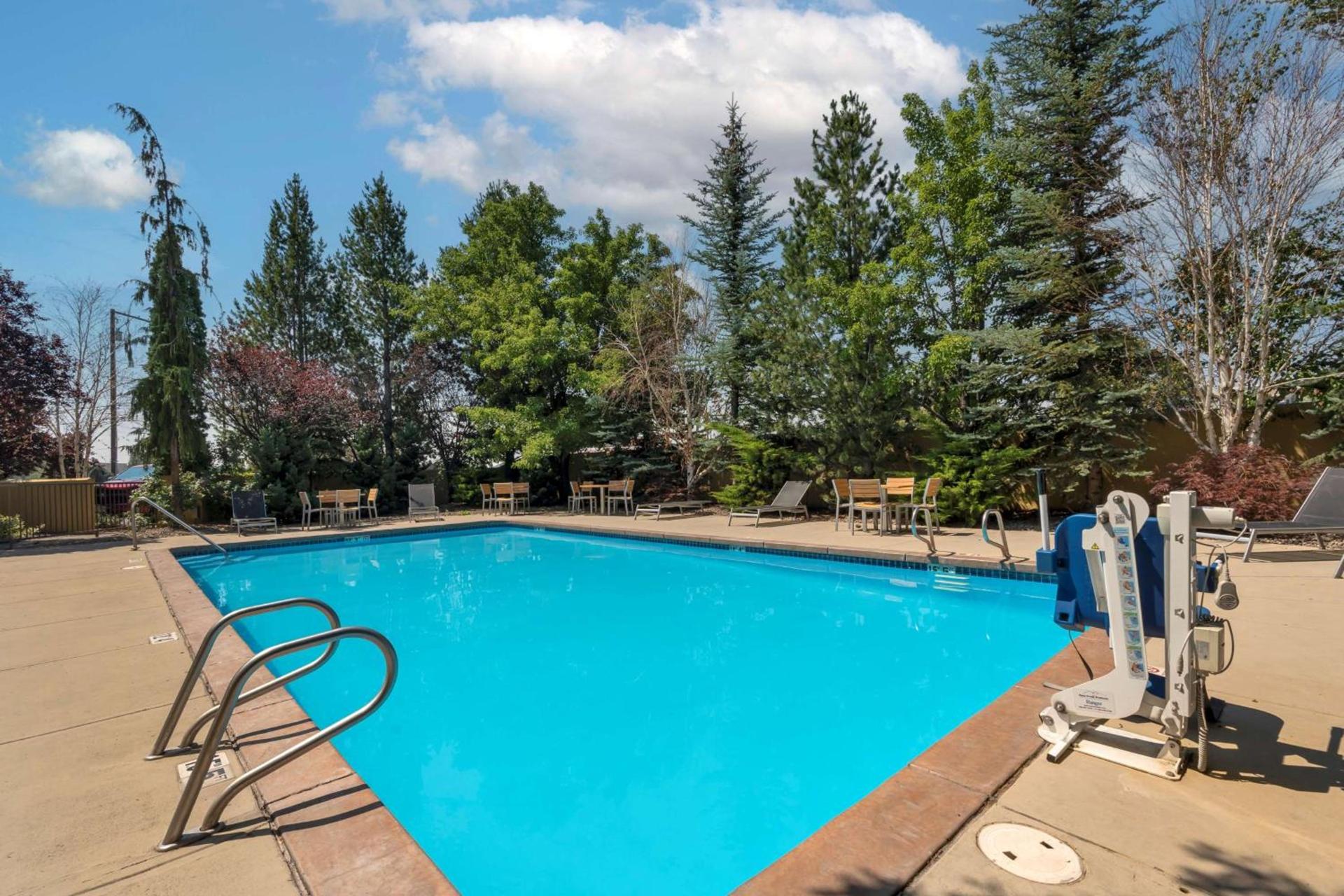 Best Western Plus Olympic Inn photo 4