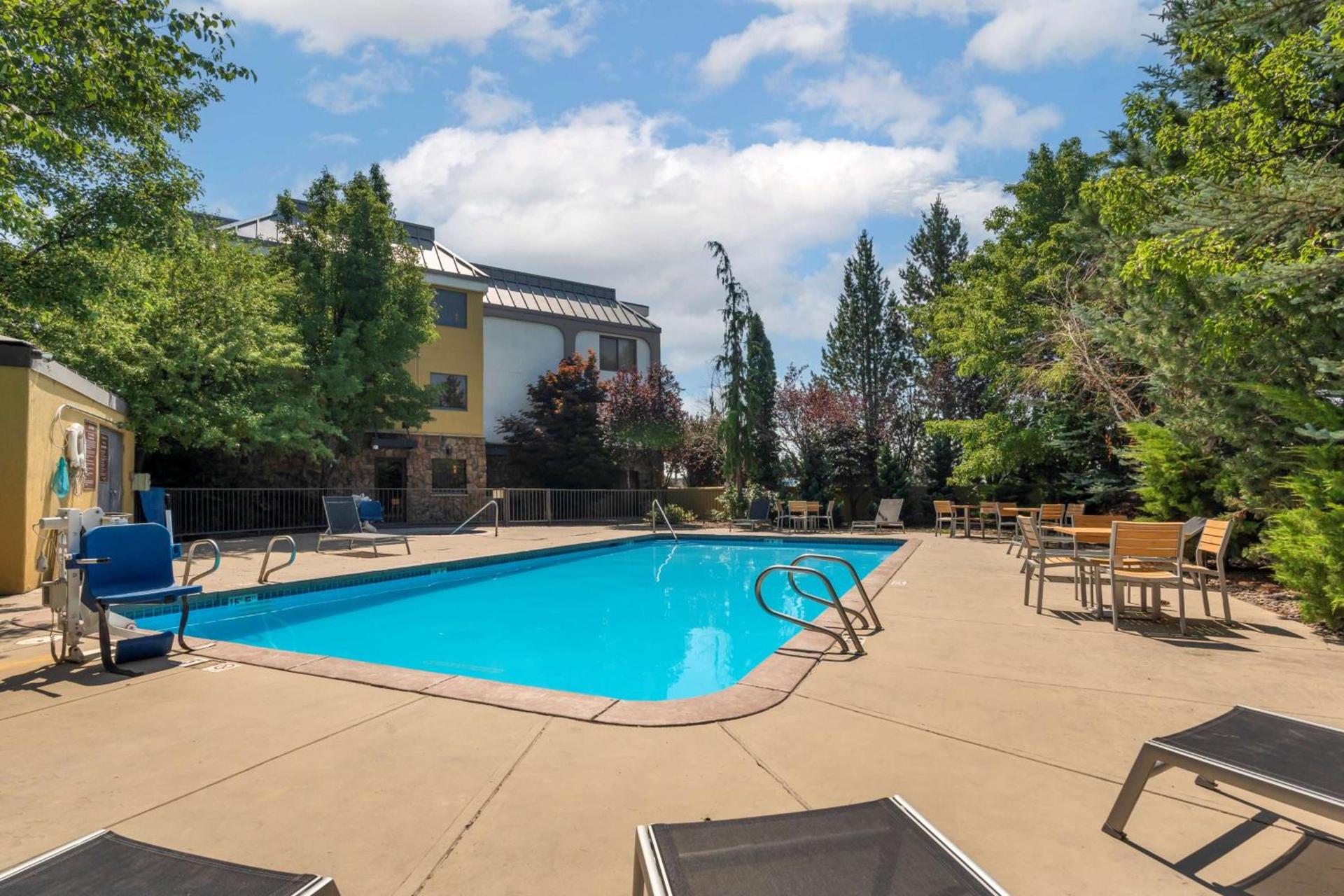 Best Western Plus Olympic Inn photo 41