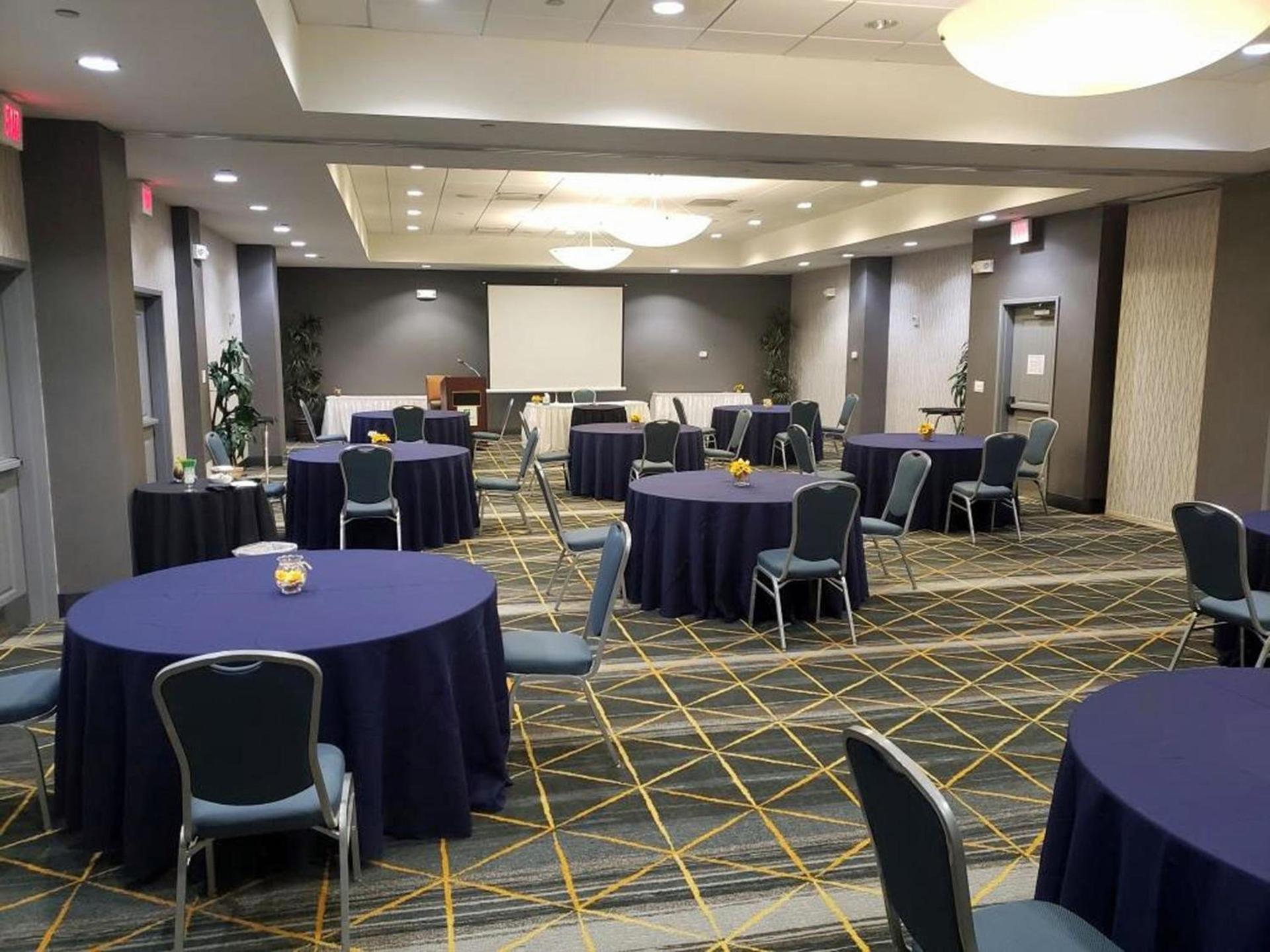 Holiday Inn & Suites Phoenix Airport by IHG photo 72