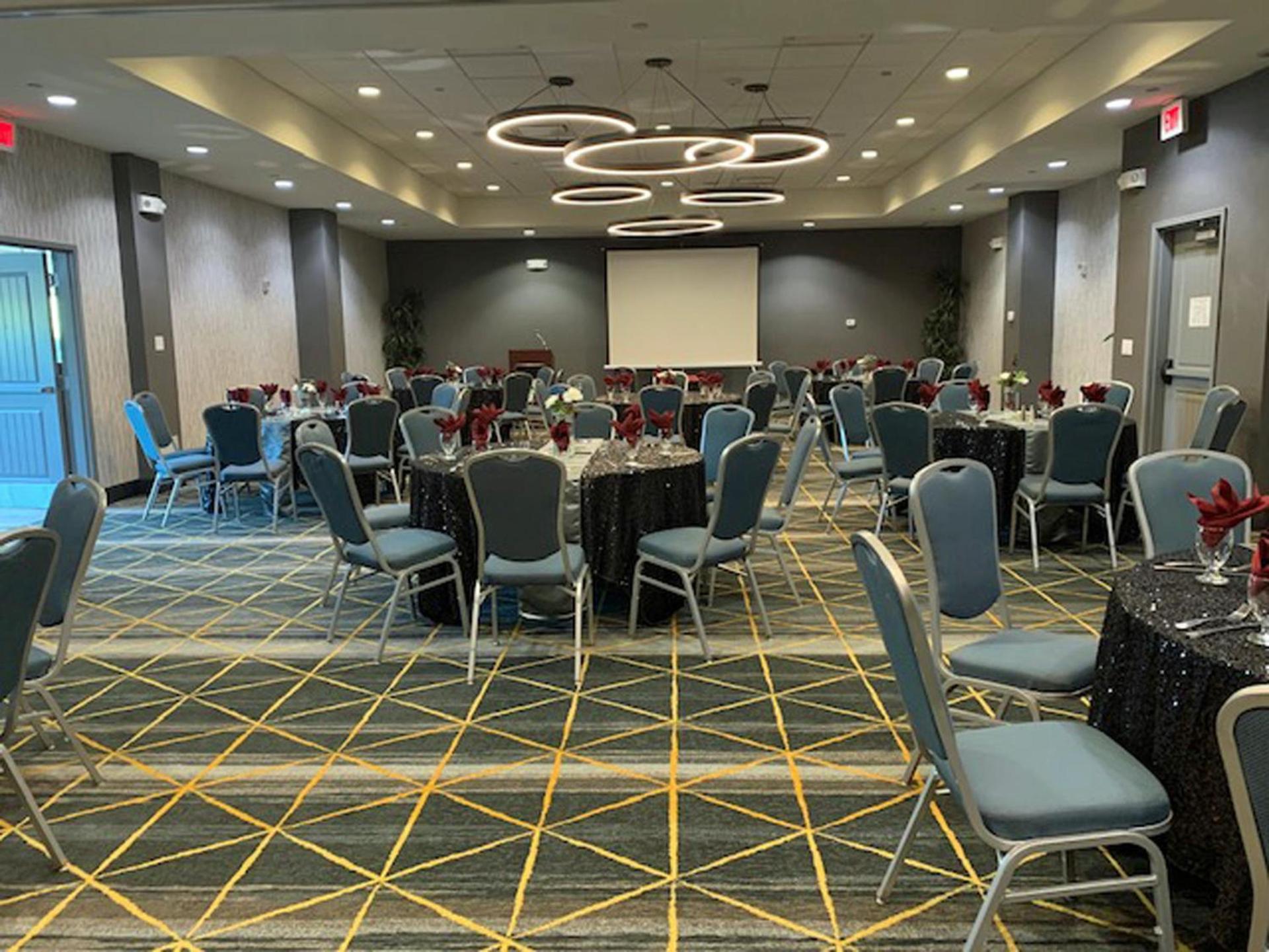 Holiday Inn & Suites Phoenix Airport by IHG photo 48