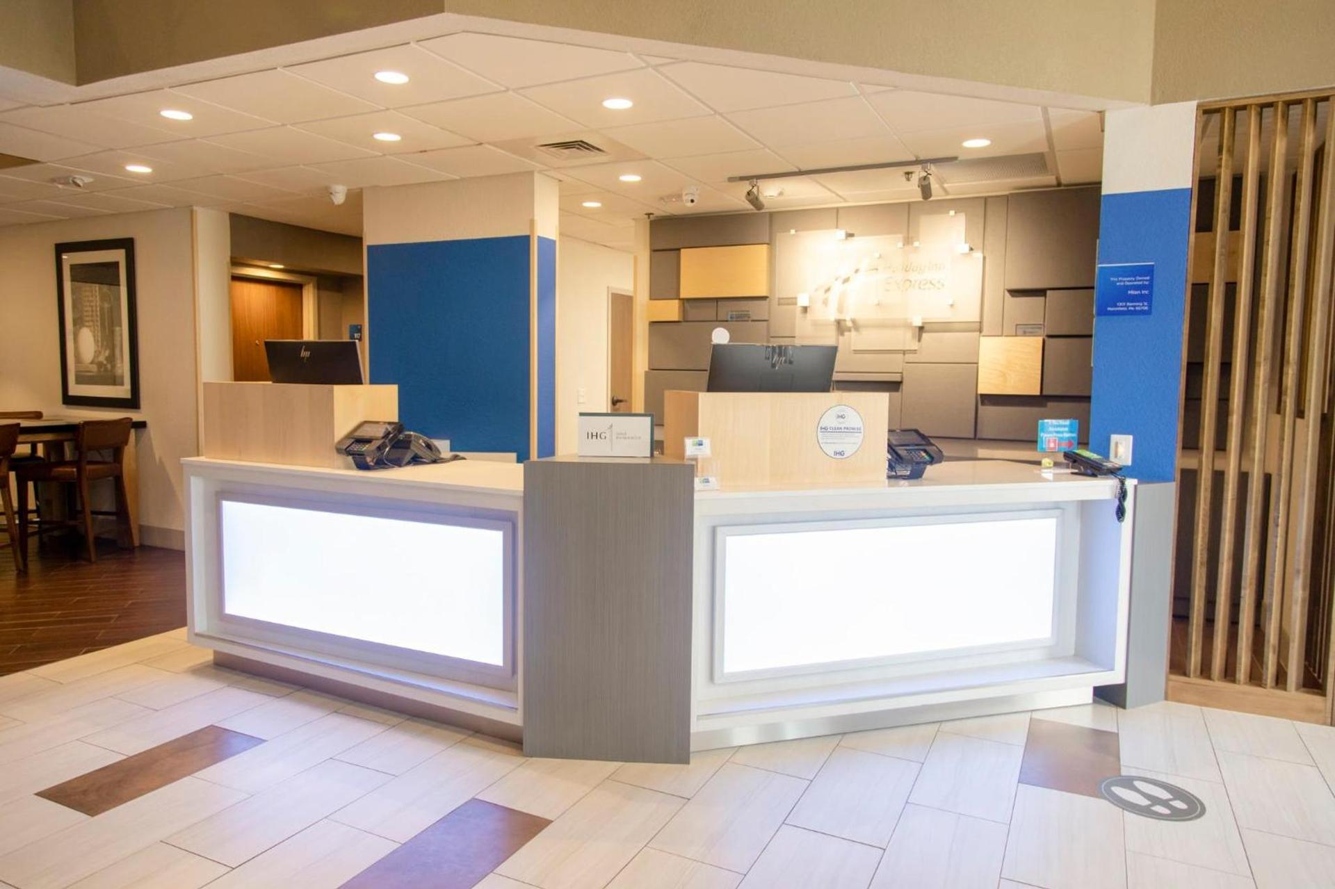 Holiday Inn Express Marshfield - Springfield Area by IHG photo 11