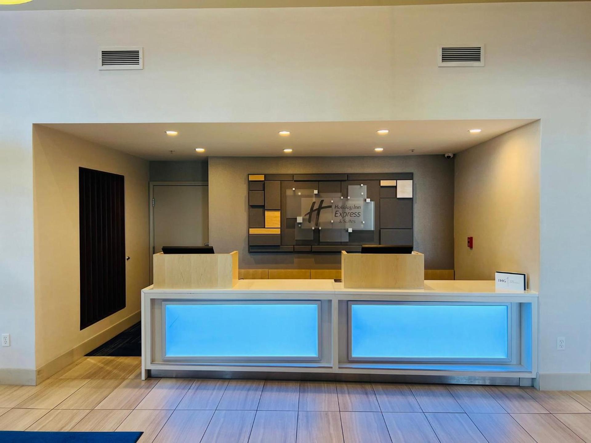 Holiday Inn Express & Suites Salinas by IHG photo 11