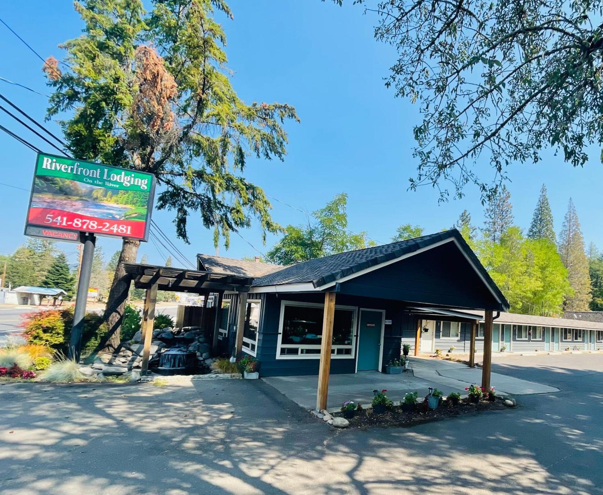 Riverfront Lodging photo 81