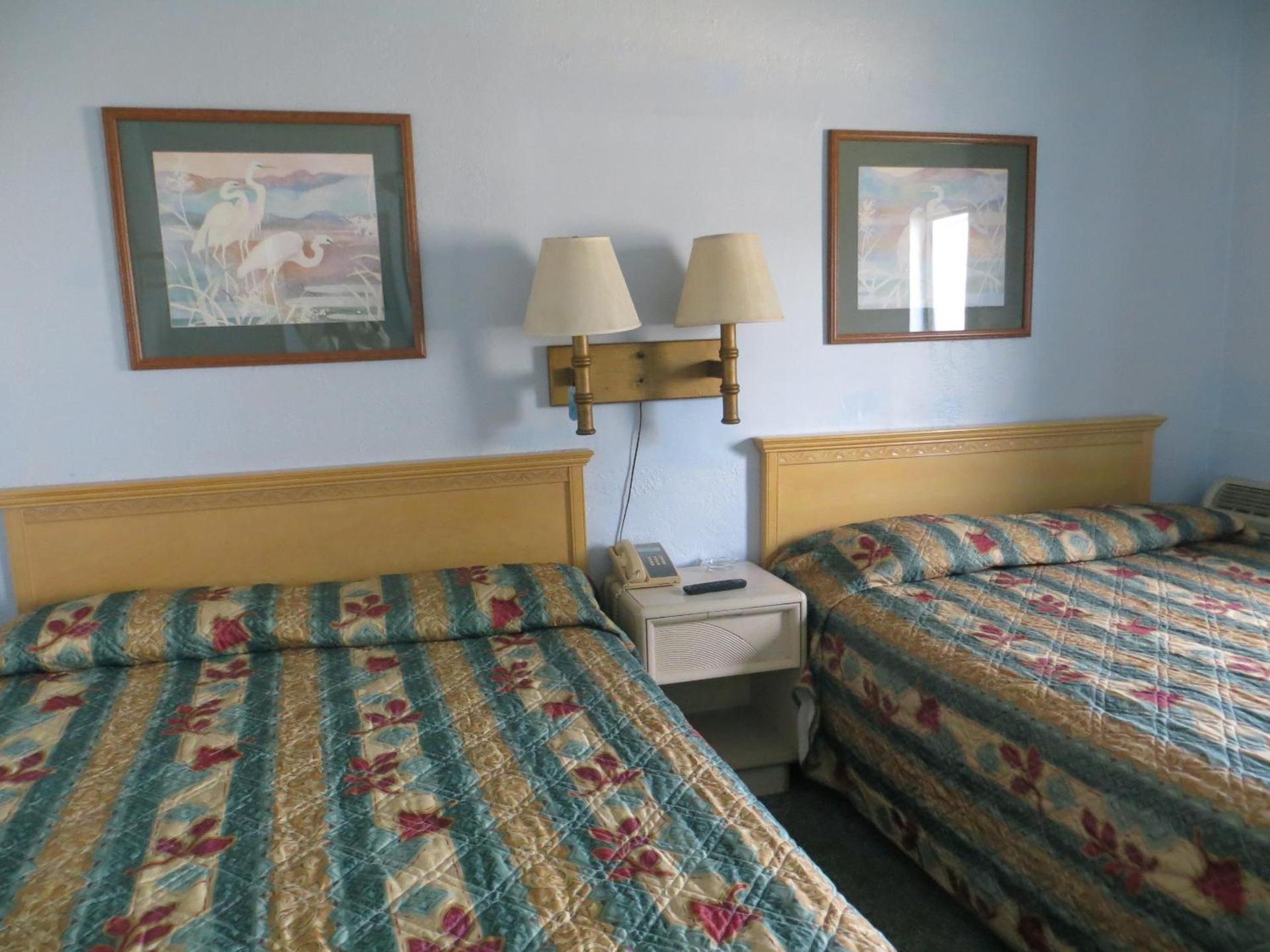 Skyway Motel photo 2
