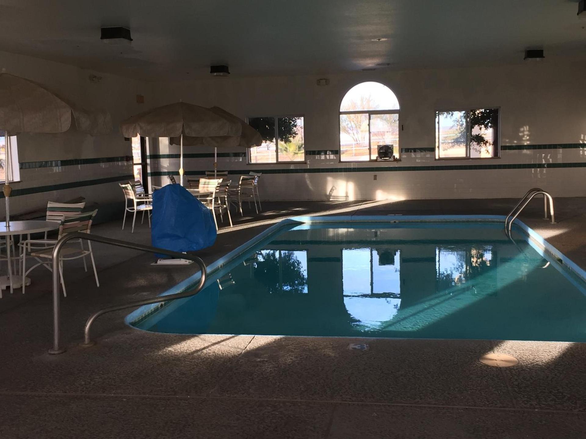 Super 8 by Wyndham Willcox photo 2