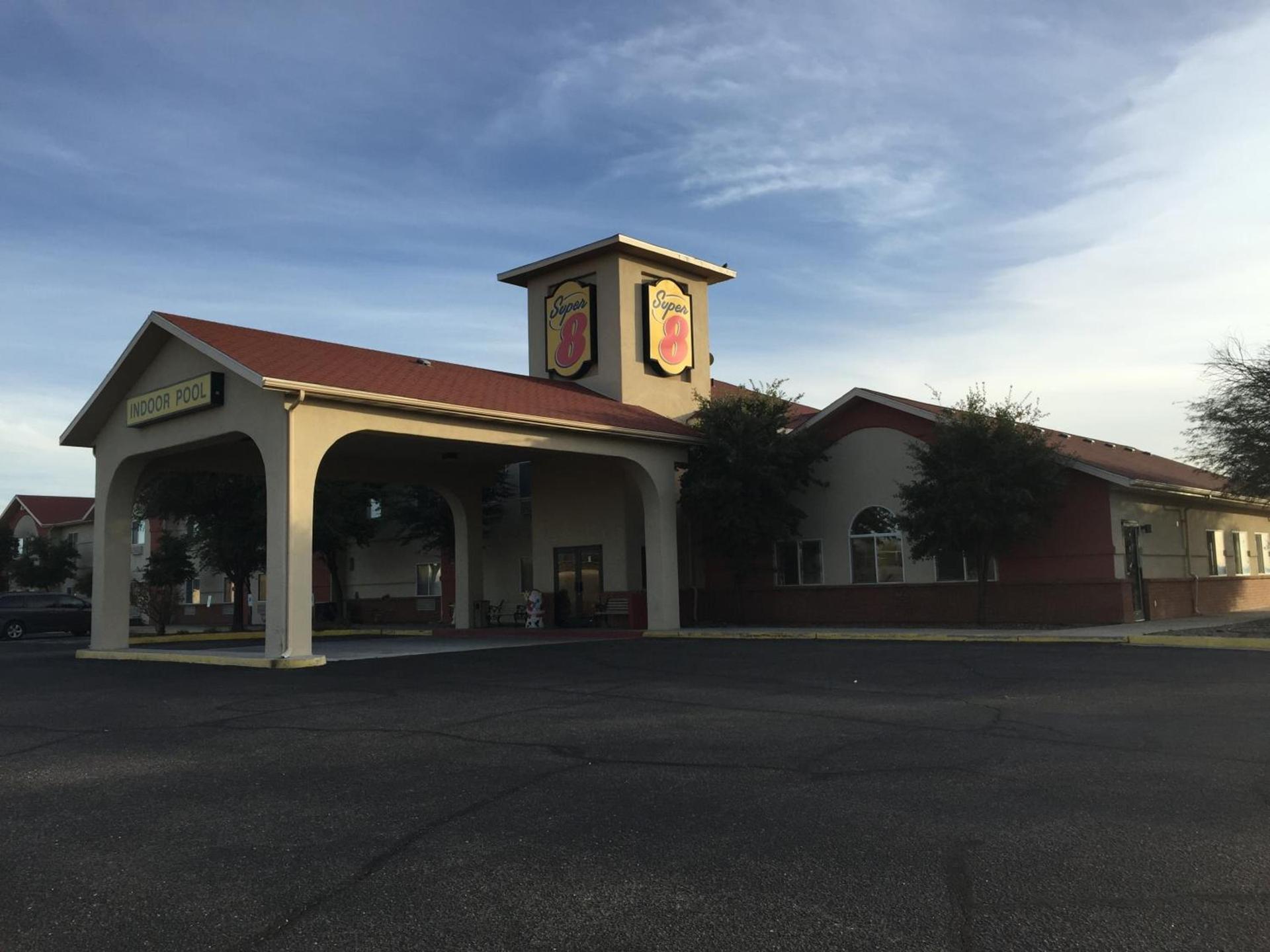 Super 8 by Wyndham Willcox — hotel in Willcox
