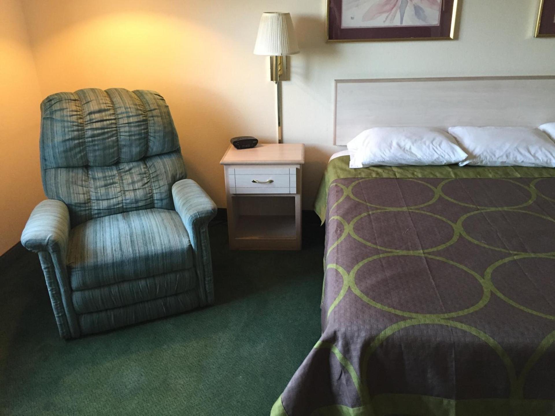 Super 8 by Wyndham Willcox photo 6