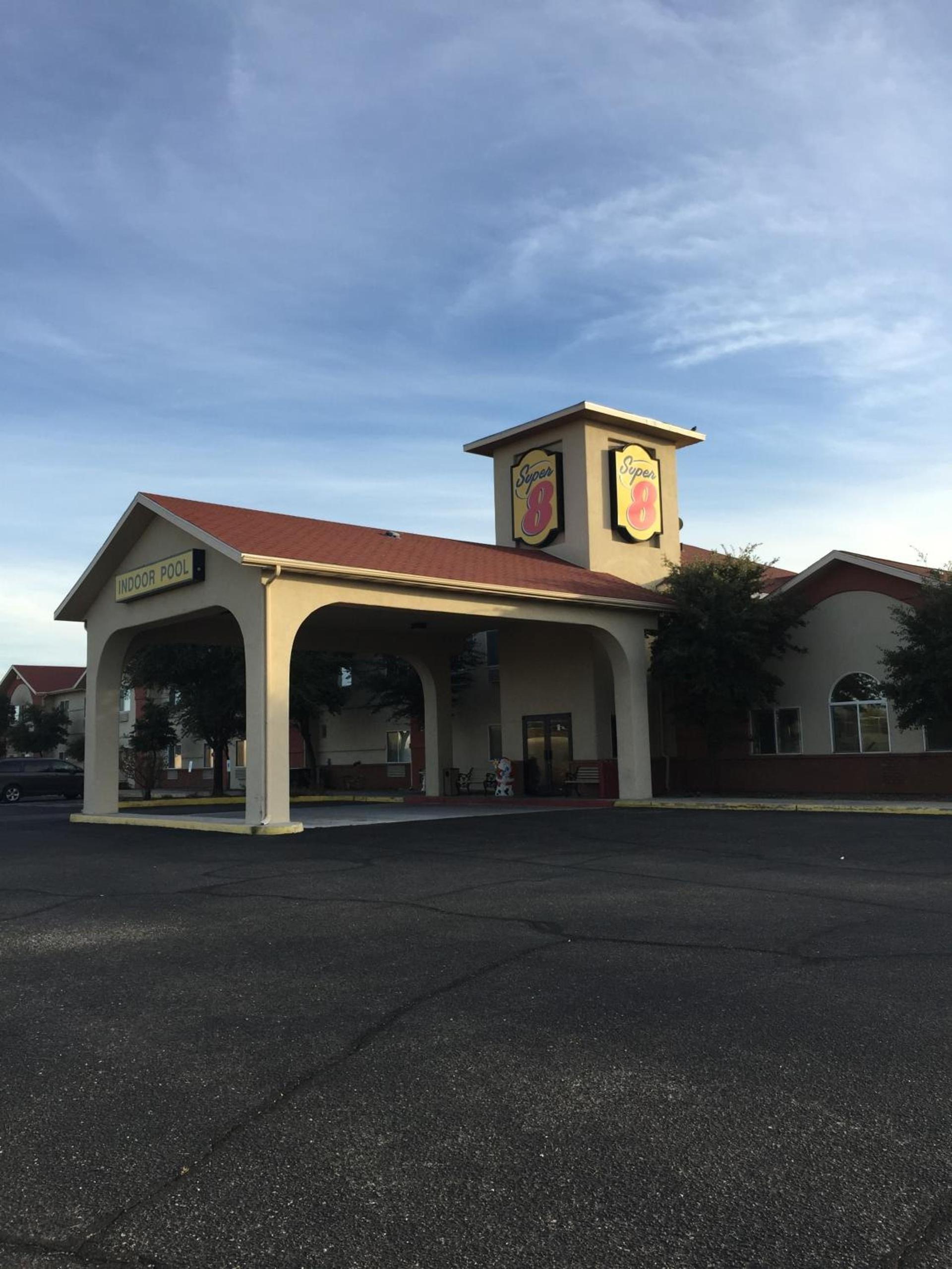 Super 8 by Wyndham Willcox photo 11