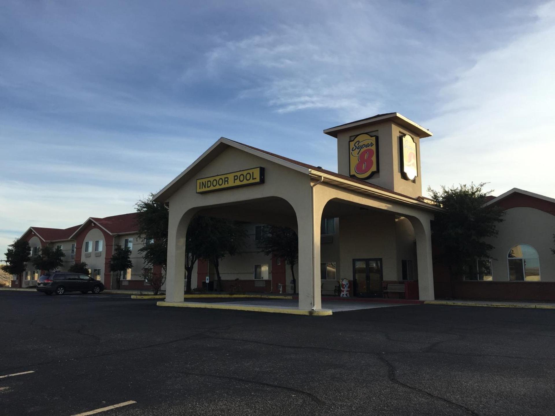 Super 8 by Wyndham Willcox photo 16