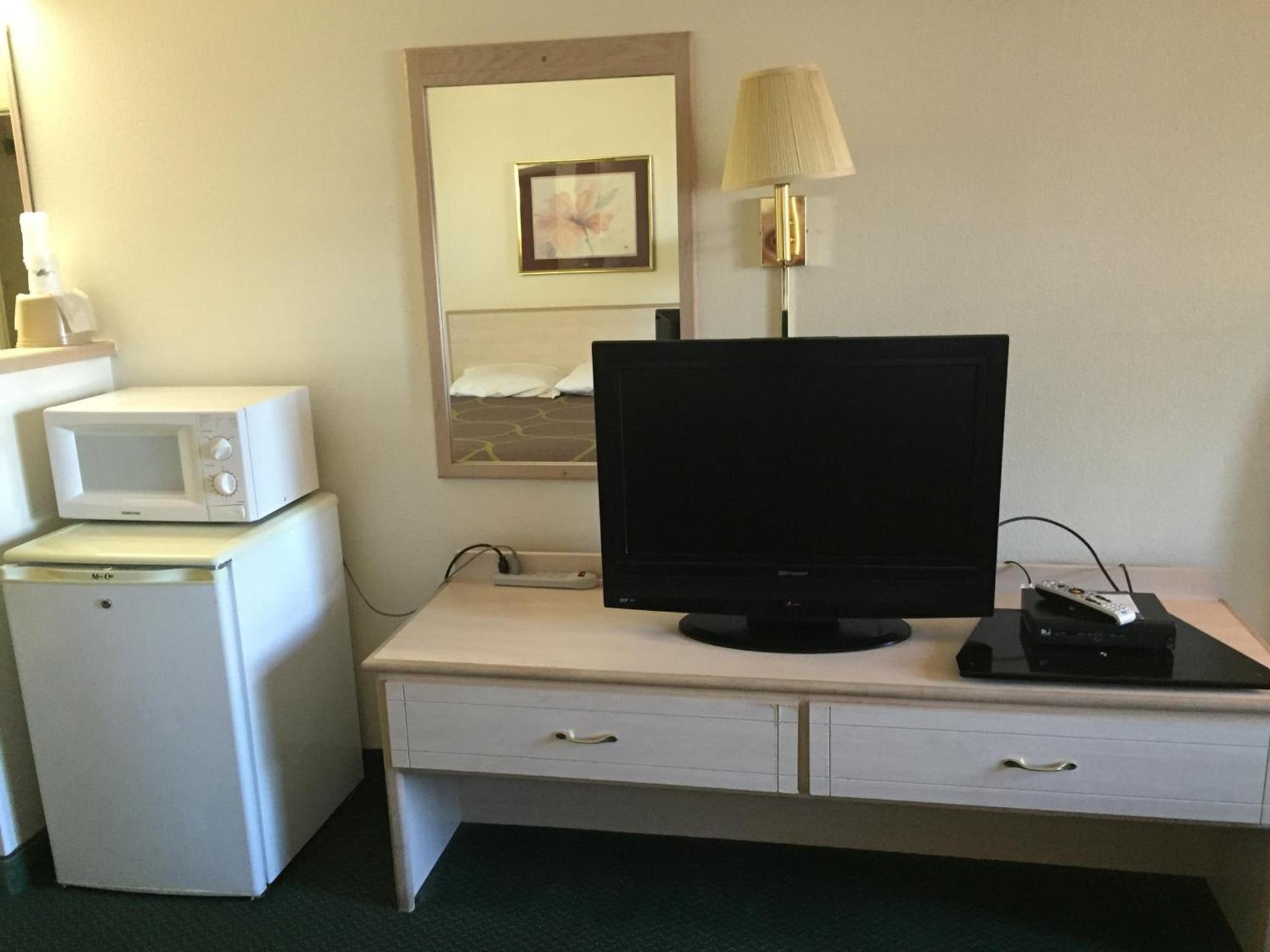 Super 8 by Wyndham Willcox photo 19