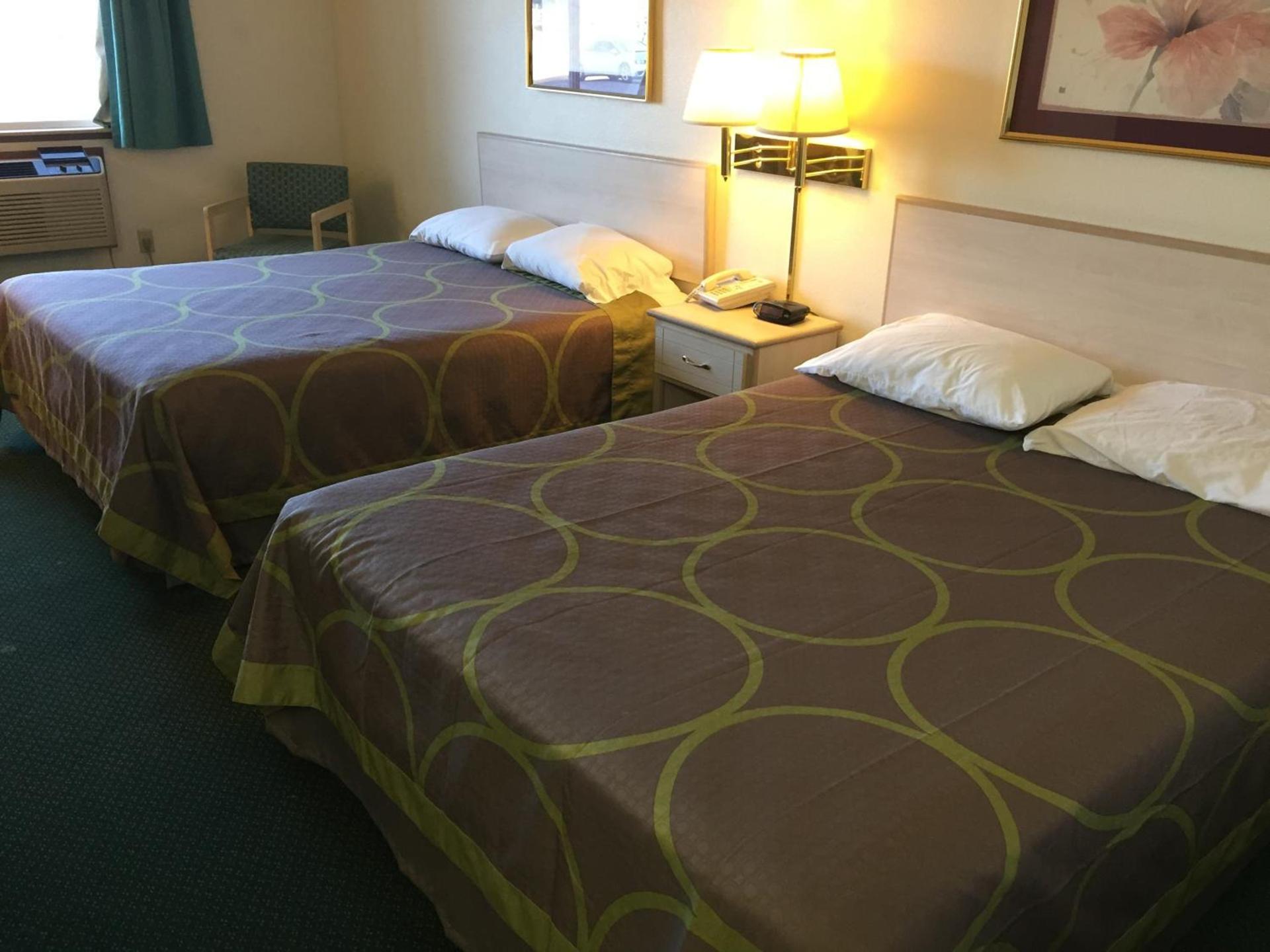 Super 8 by Wyndham Willcox photo 21