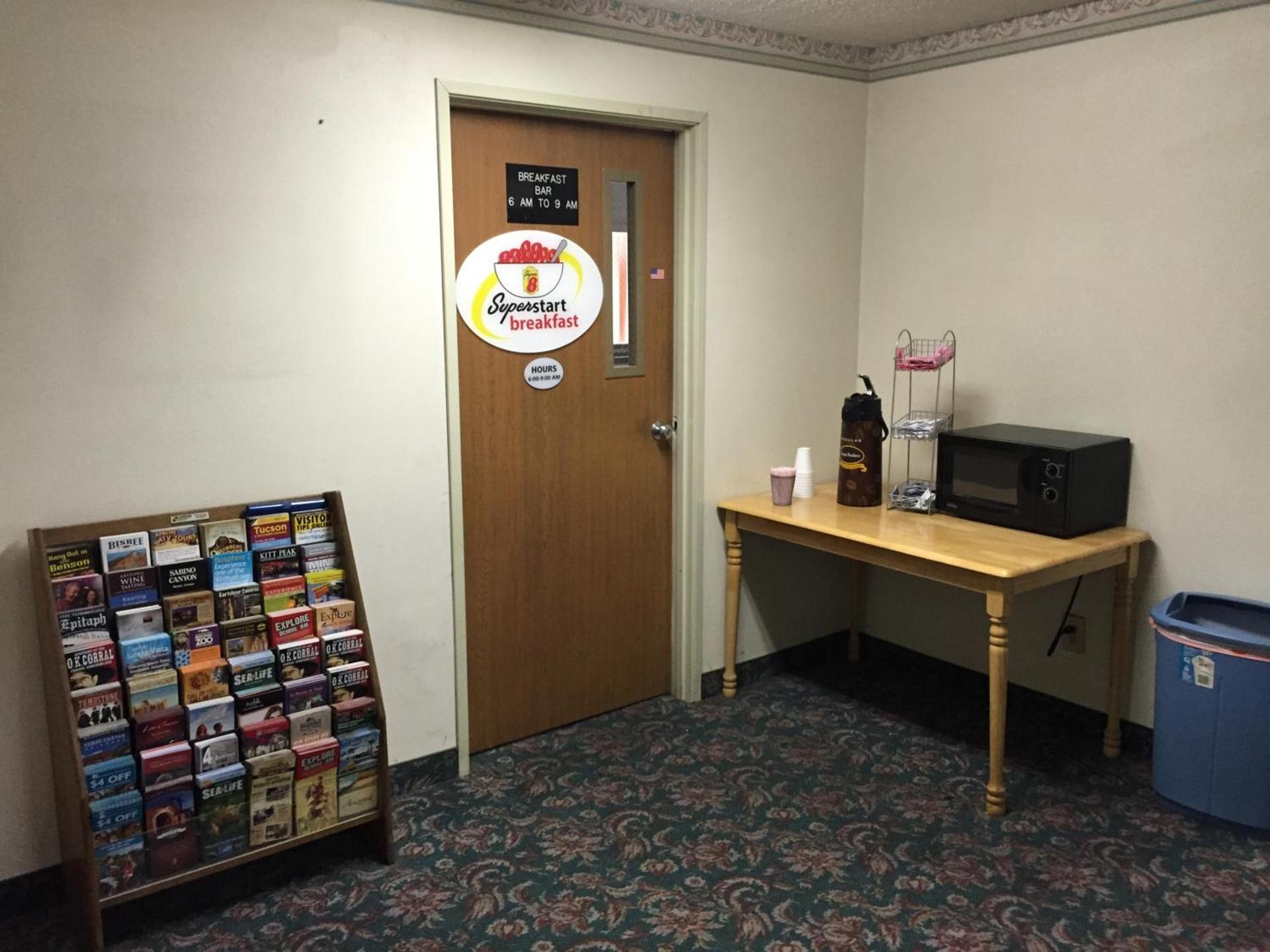 Super 8 by Wyndham Willcox photo 29
