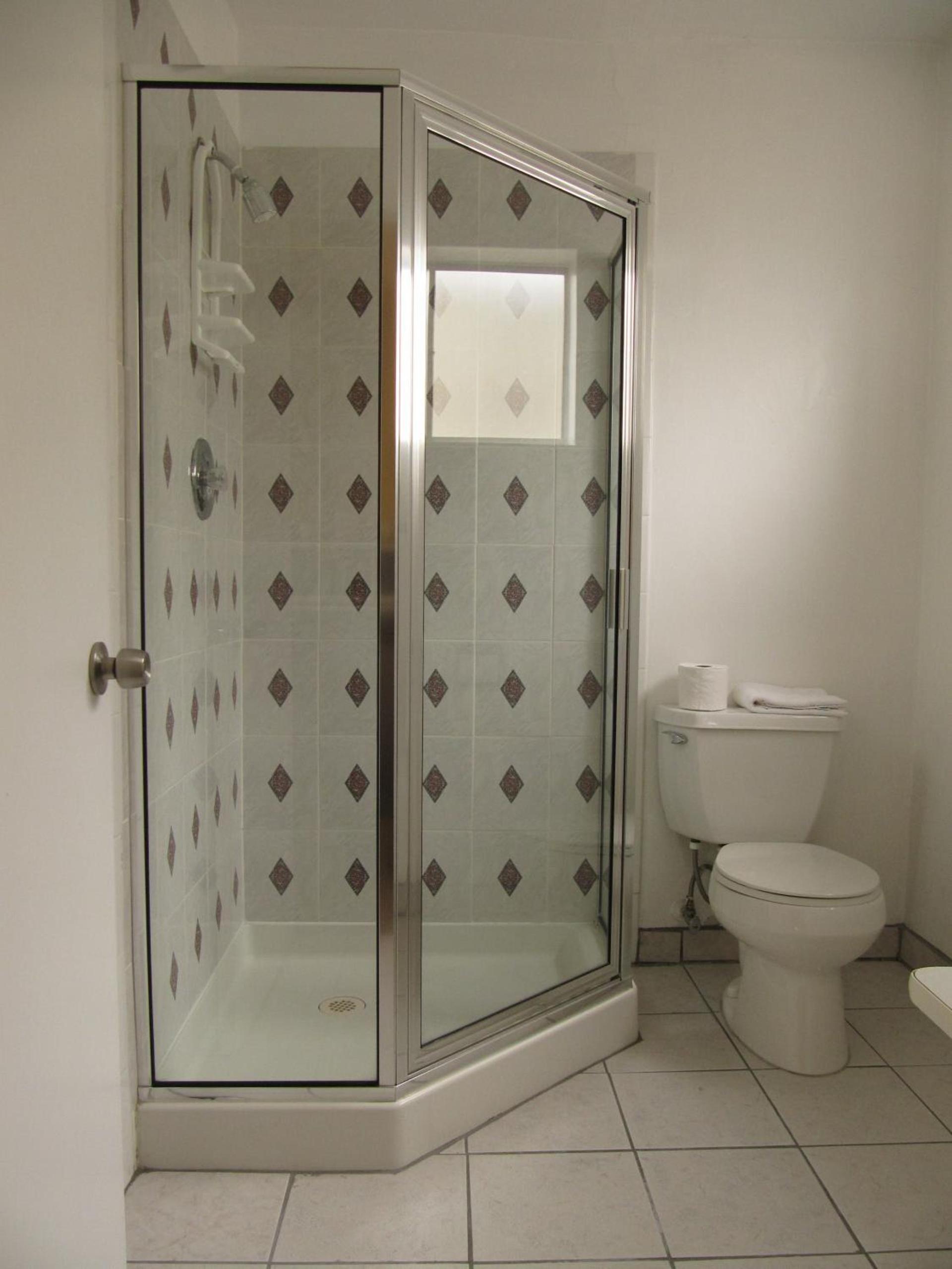 Redwood Inn photo 15