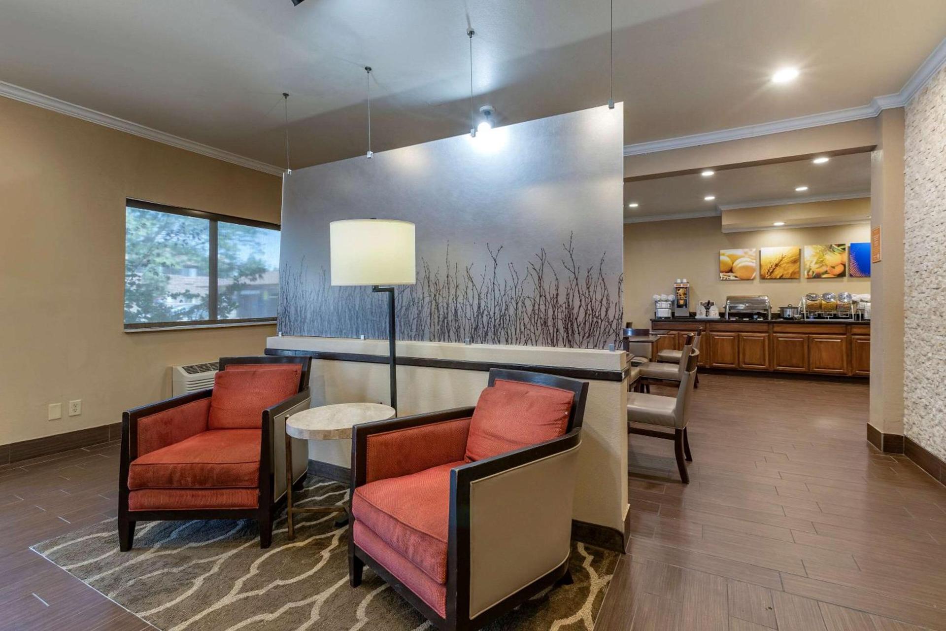 Comfort Inn & Suites Waterloo - Cedar Falls photo 3