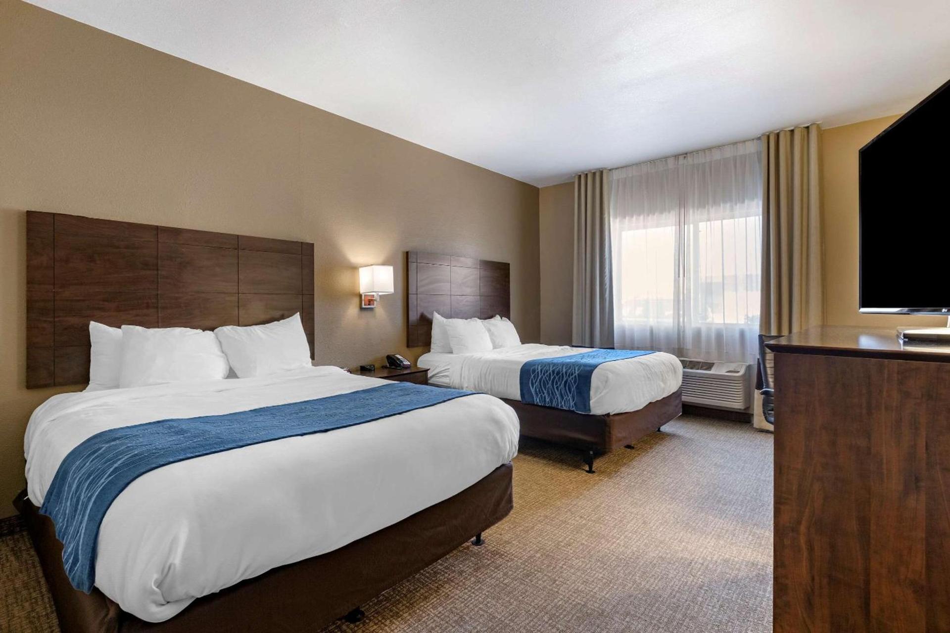 Comfort Inn & Suites Waterloo - Cedar Falls photo 9