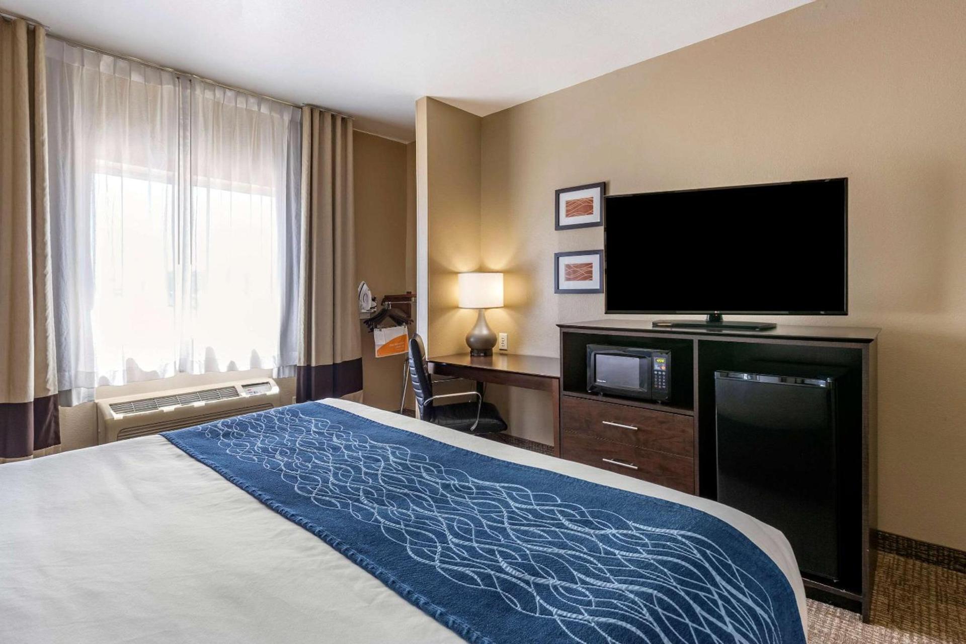 Comfort Inn & Suites Waterloo - Cedar Falls photo 7