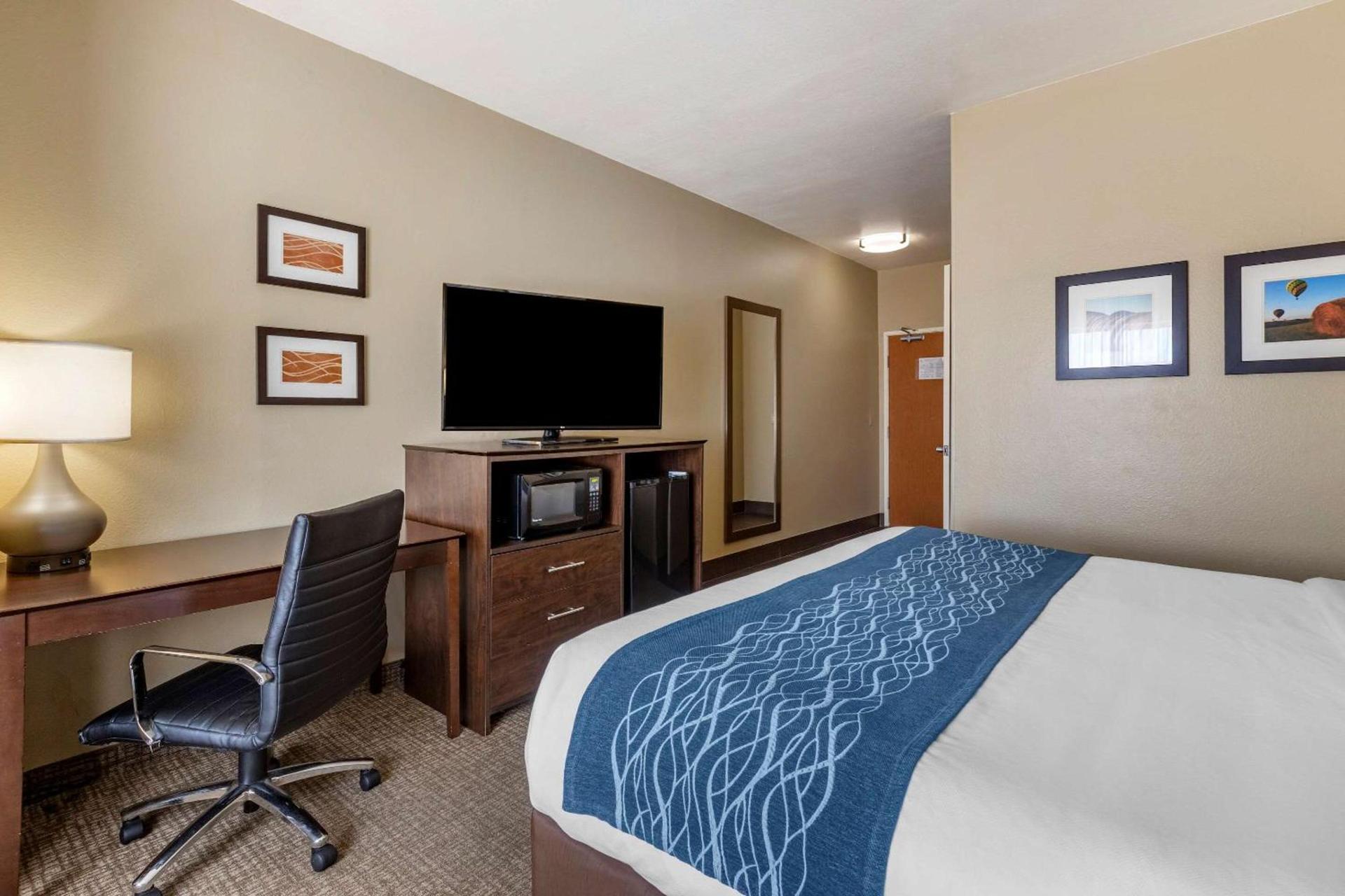 Comfort Inn & Suites Waterloo - Cedar Falls photo 6