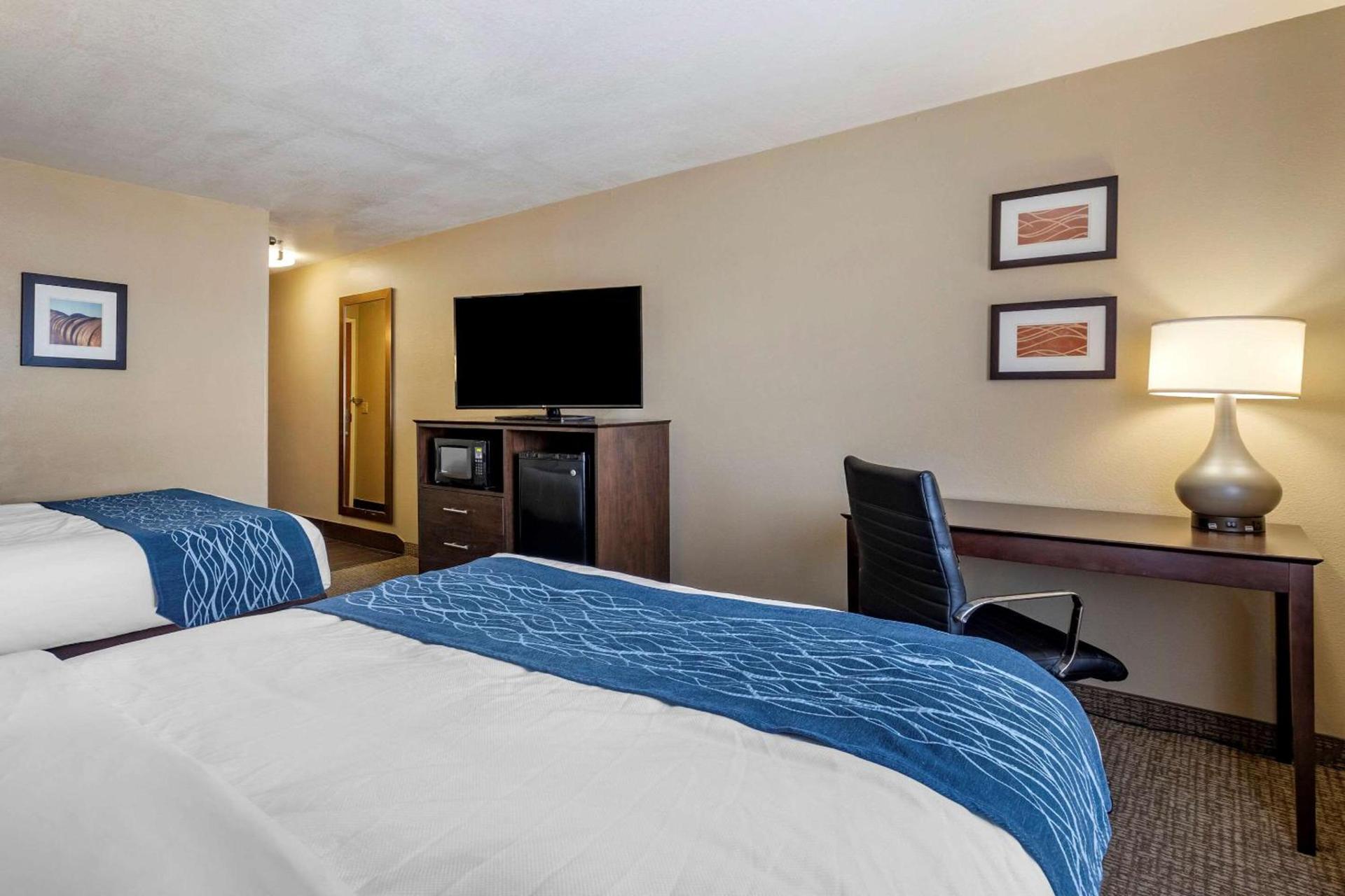Comfort Inn & Suites Waterloo - Cedar Falls photo 17