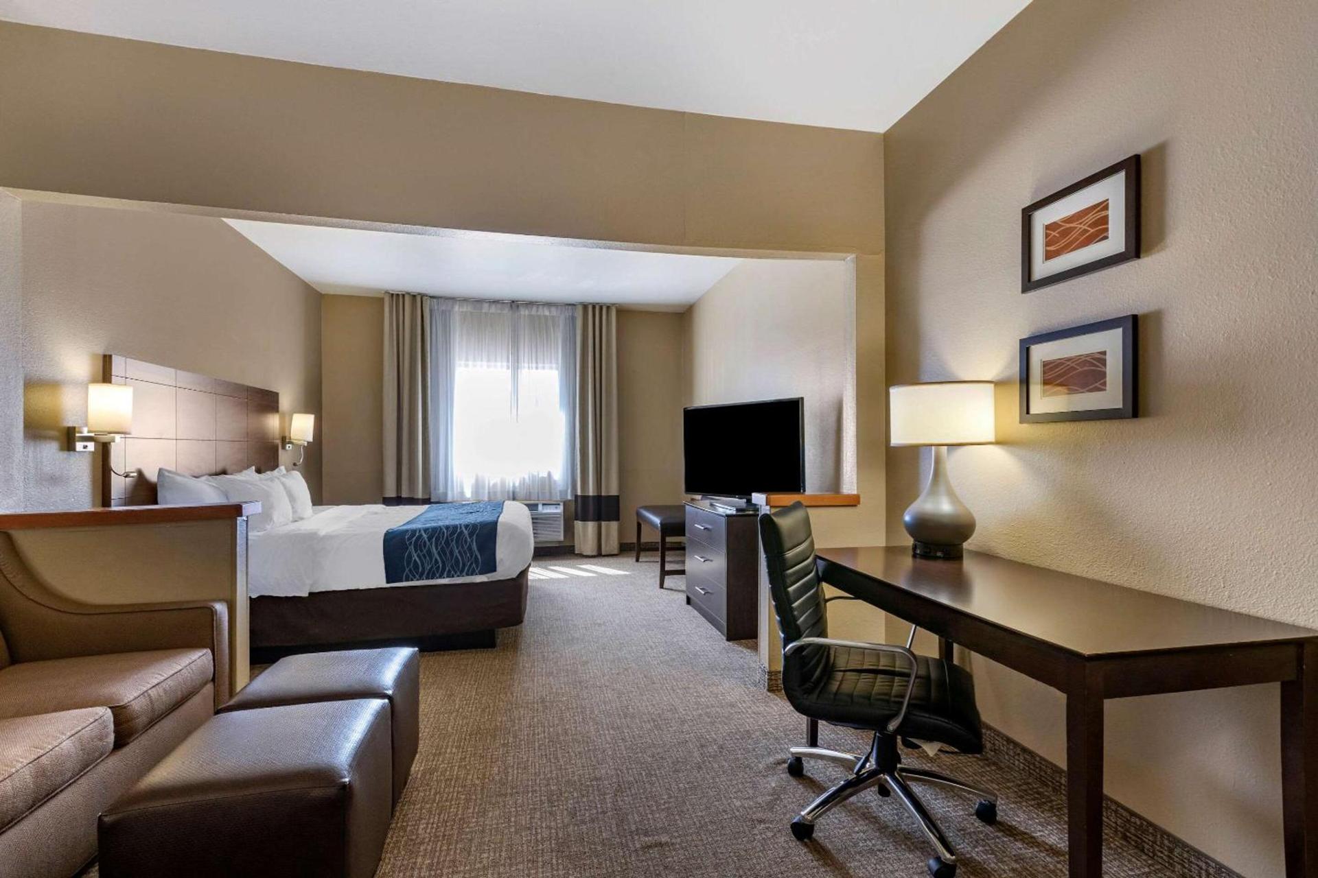 Comfort Inn & Suites Waterloo - Cedar Falls photo 20
