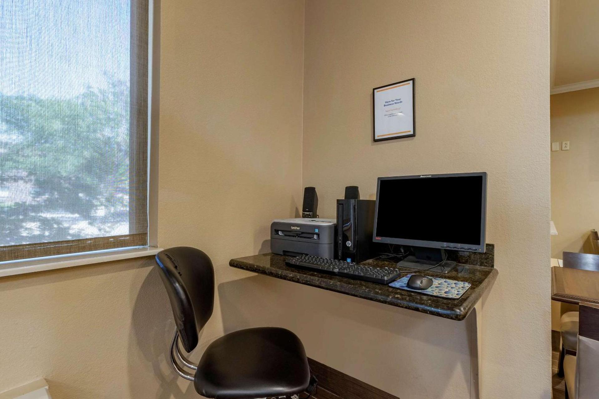 Comfort Inn & Suites Waterloo - Cedar Falls photo 26