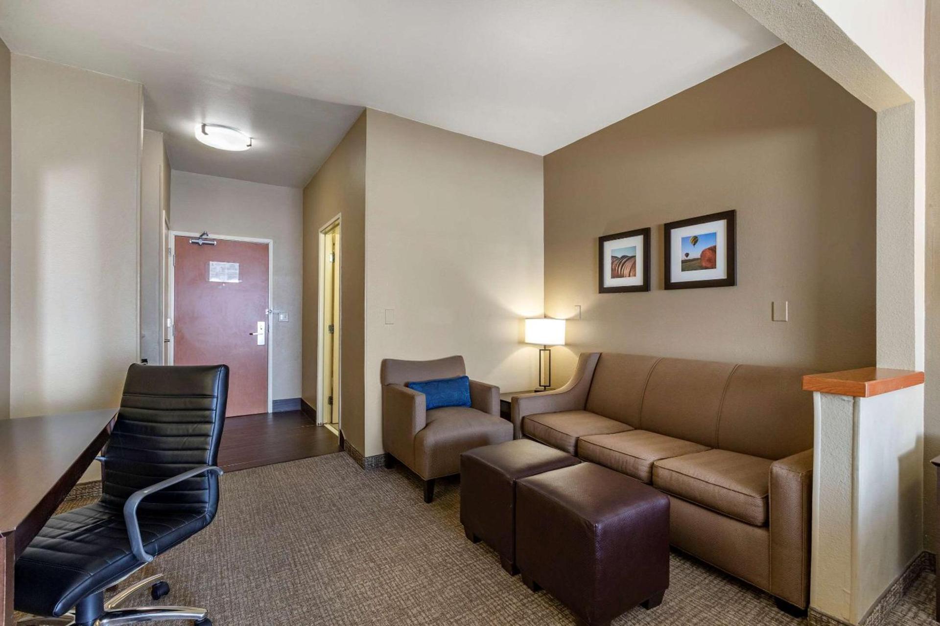 Comfort Inn & Suites Waterloo - Cedar Falls photo 22