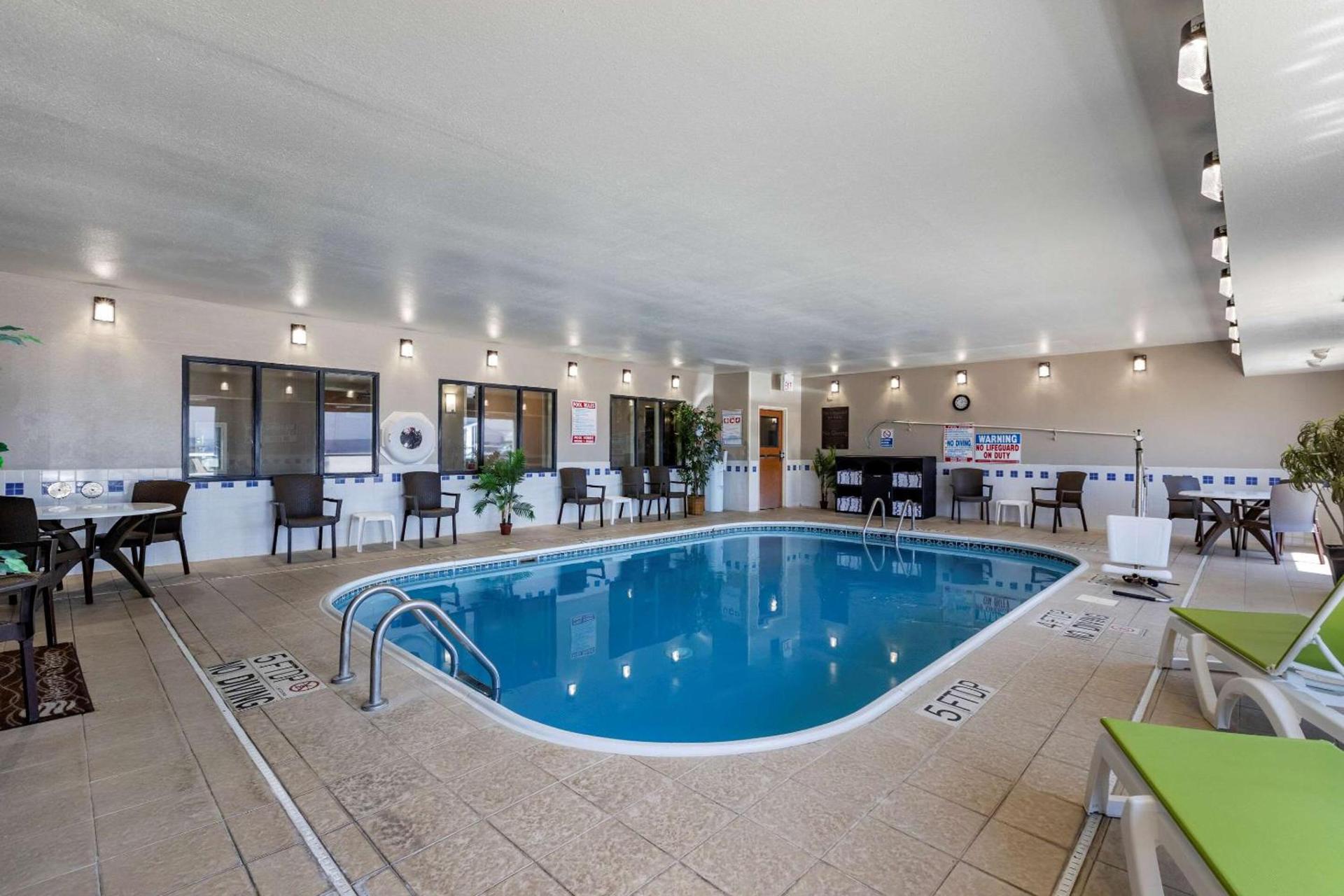 Comfort Inn & Suites Waterloo - Cedar Falls photo 24
