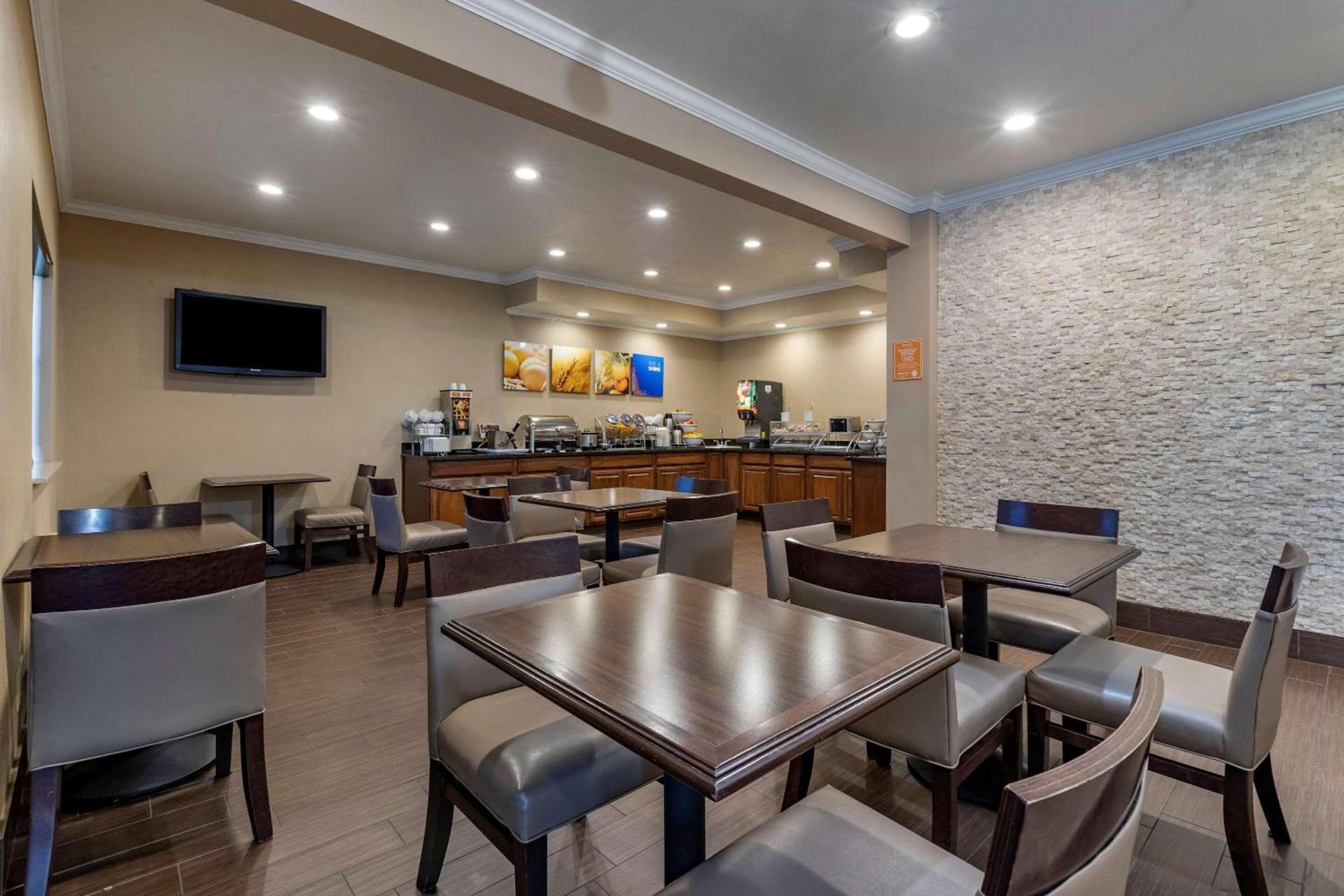 Comfort Inn & Suites Waterloo - Cedar Falls photo 27