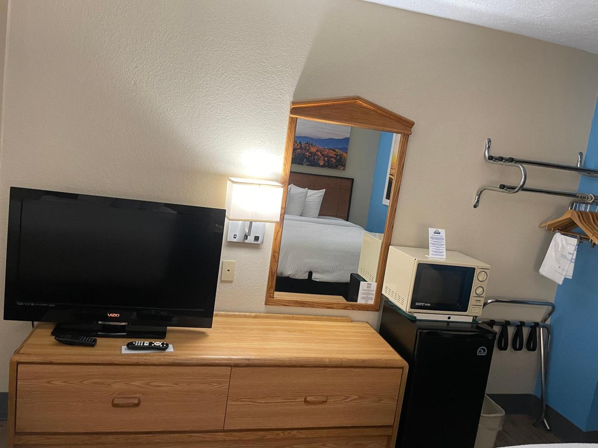Days Inn by Wyndham Lexington photo 42