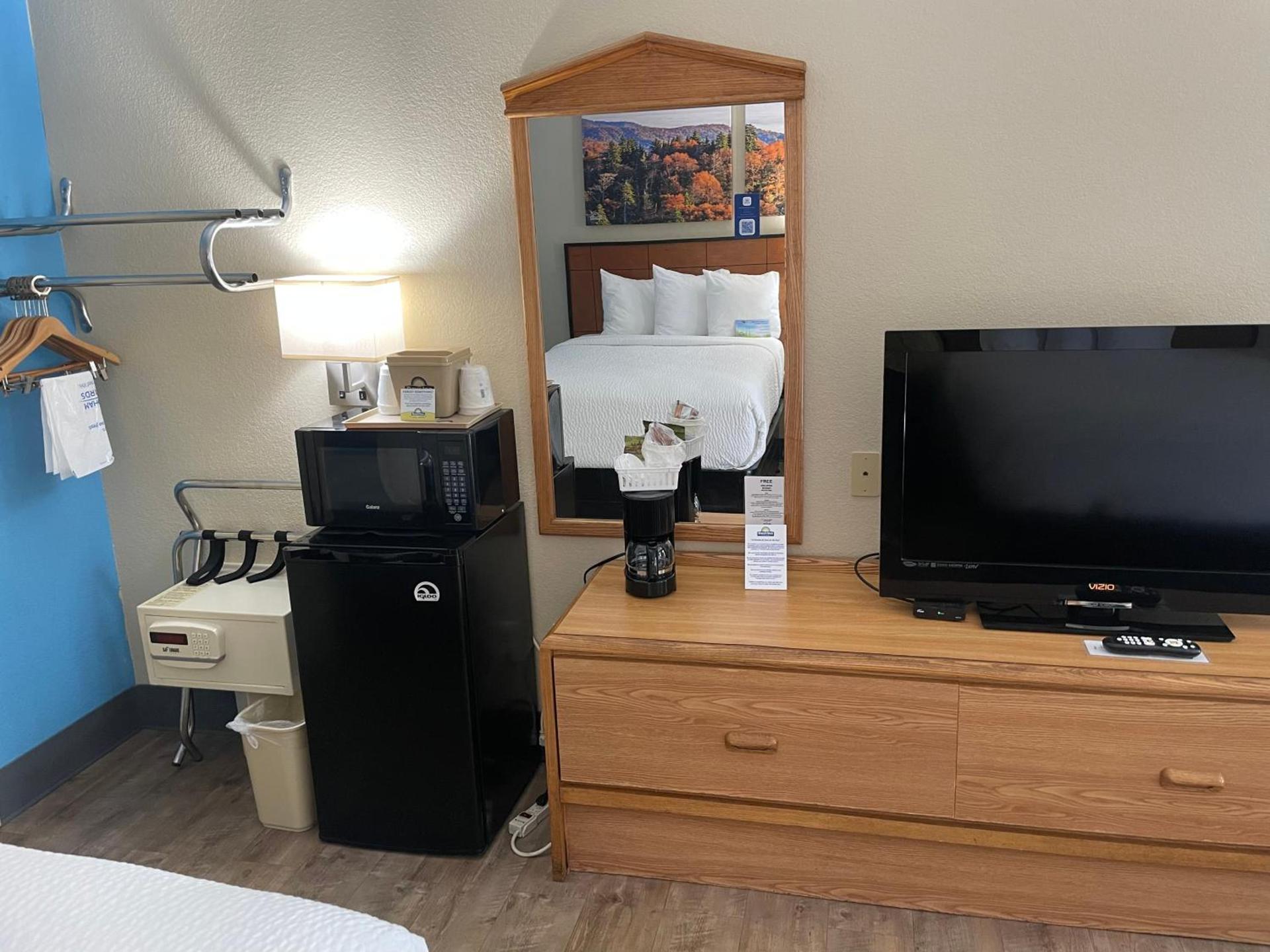 Days Inn by Wyndham Lexington photo 43
