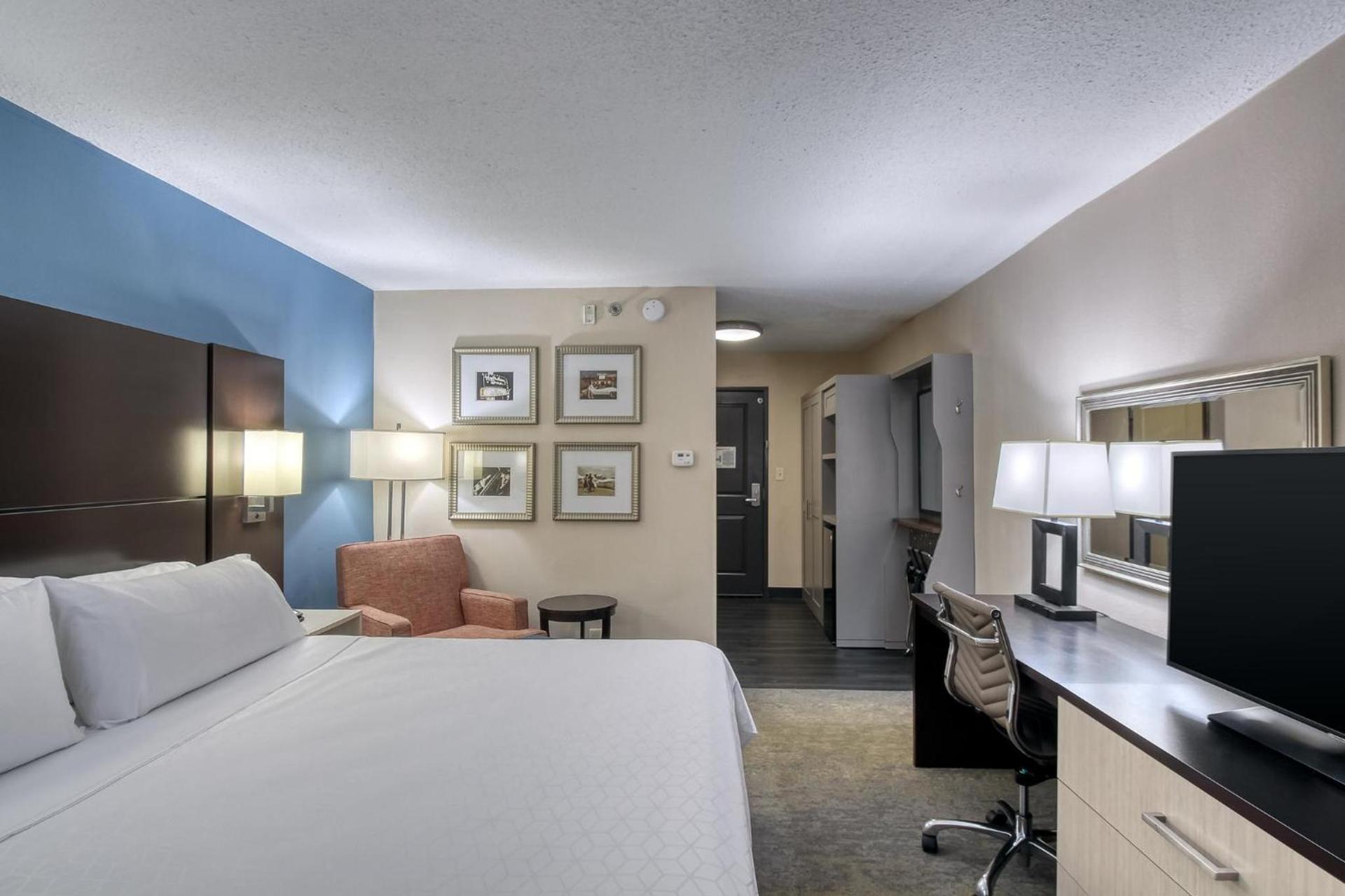 Holiday Inn & Suites Atlanta Airport North by IHG photo 59