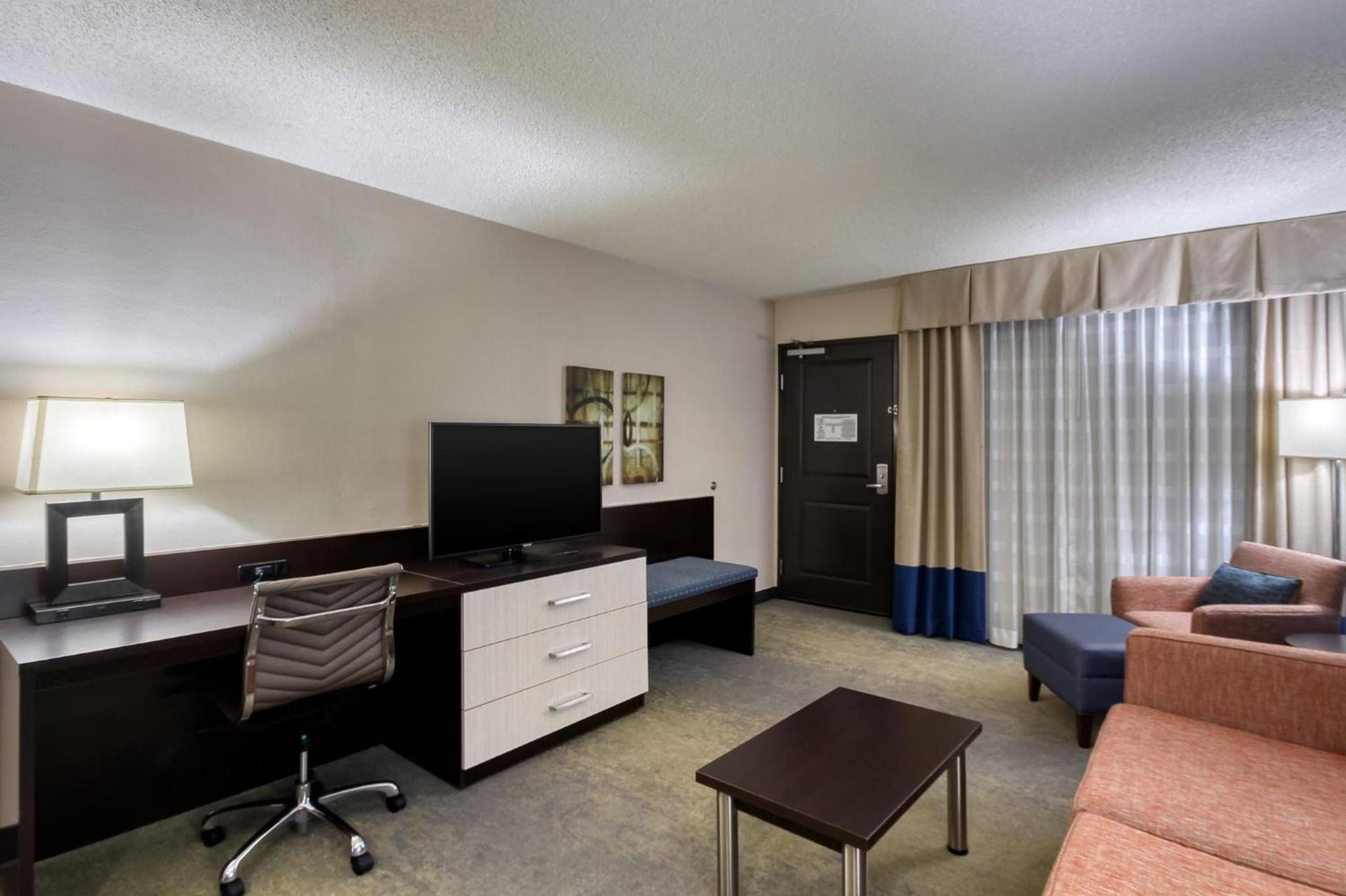 Holiday Inn & Suites Atlanta Airport North by IHG photo 53
