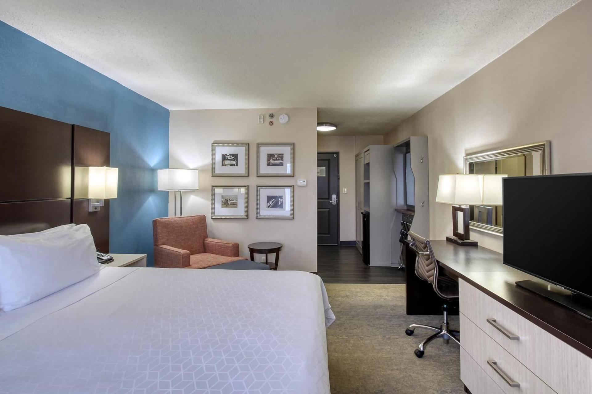 Holiday Inn & Suites Atlanta Airport North by IHG photo 61