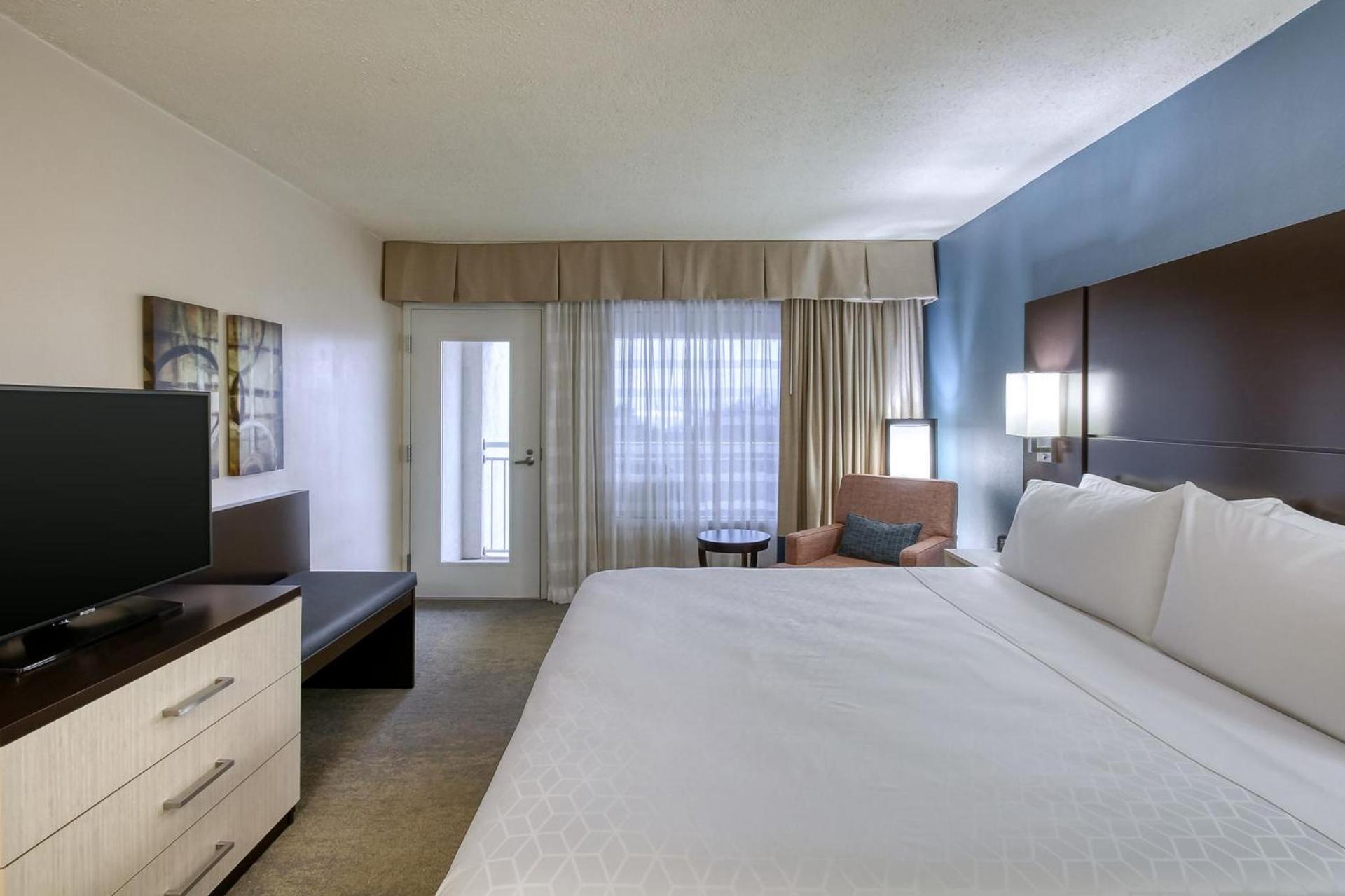 Holiday Inn & Suites Atlanta Airport North by IHG photo 50